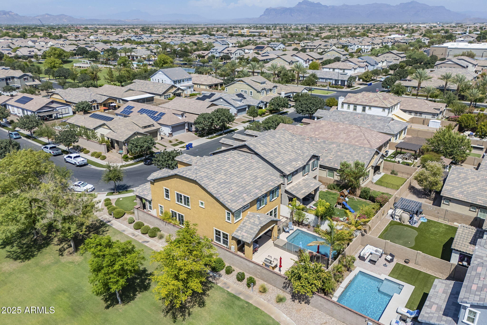 10515 E NOPAL Avenue