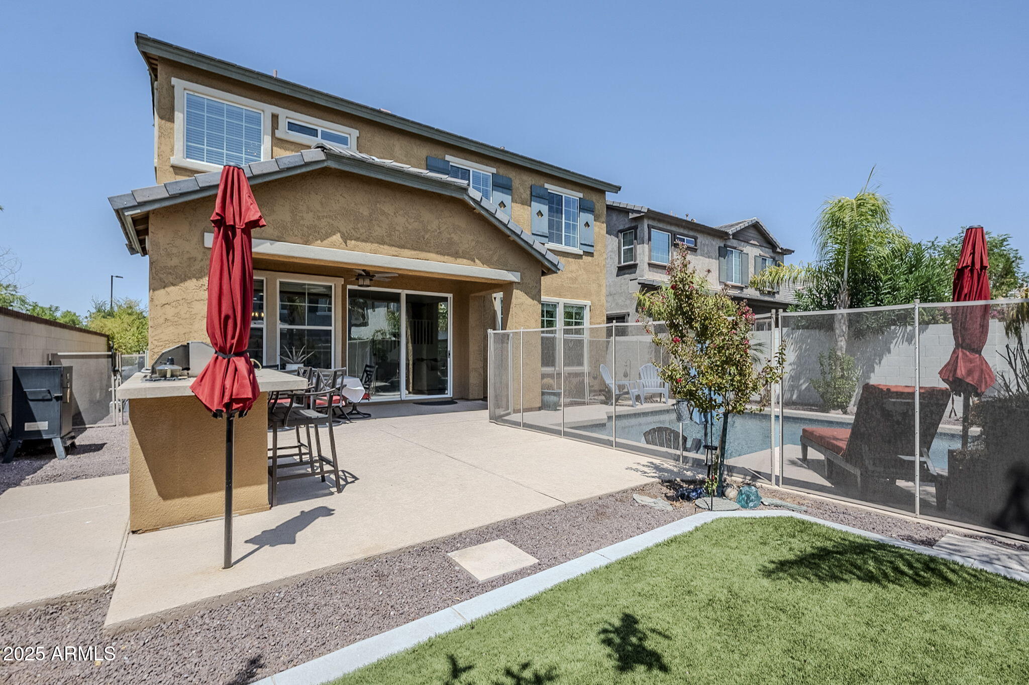 10515 E NOPAL Avenue