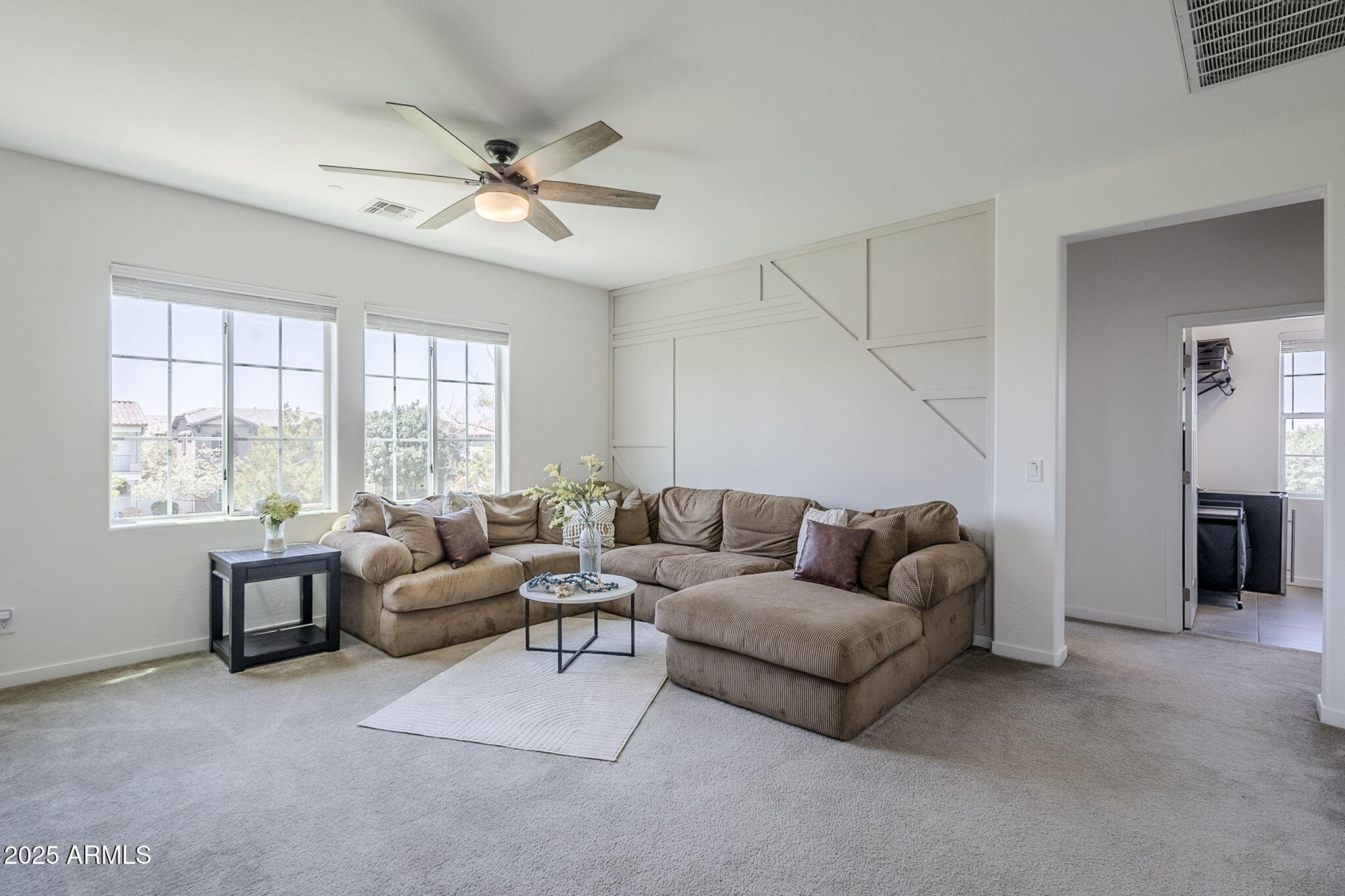 10515 E NOPAL Avenue