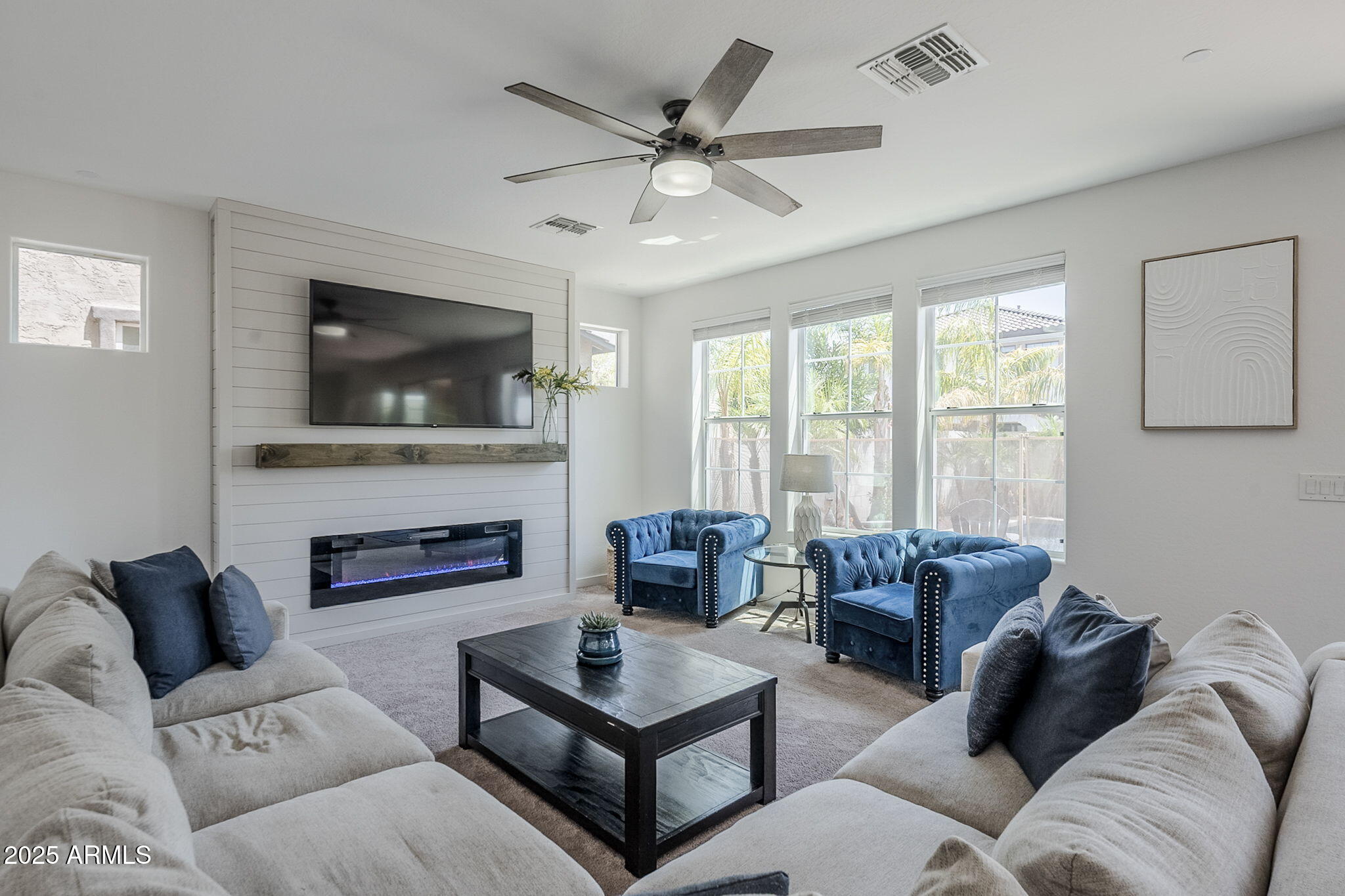 10515 E NOPAL Avenue