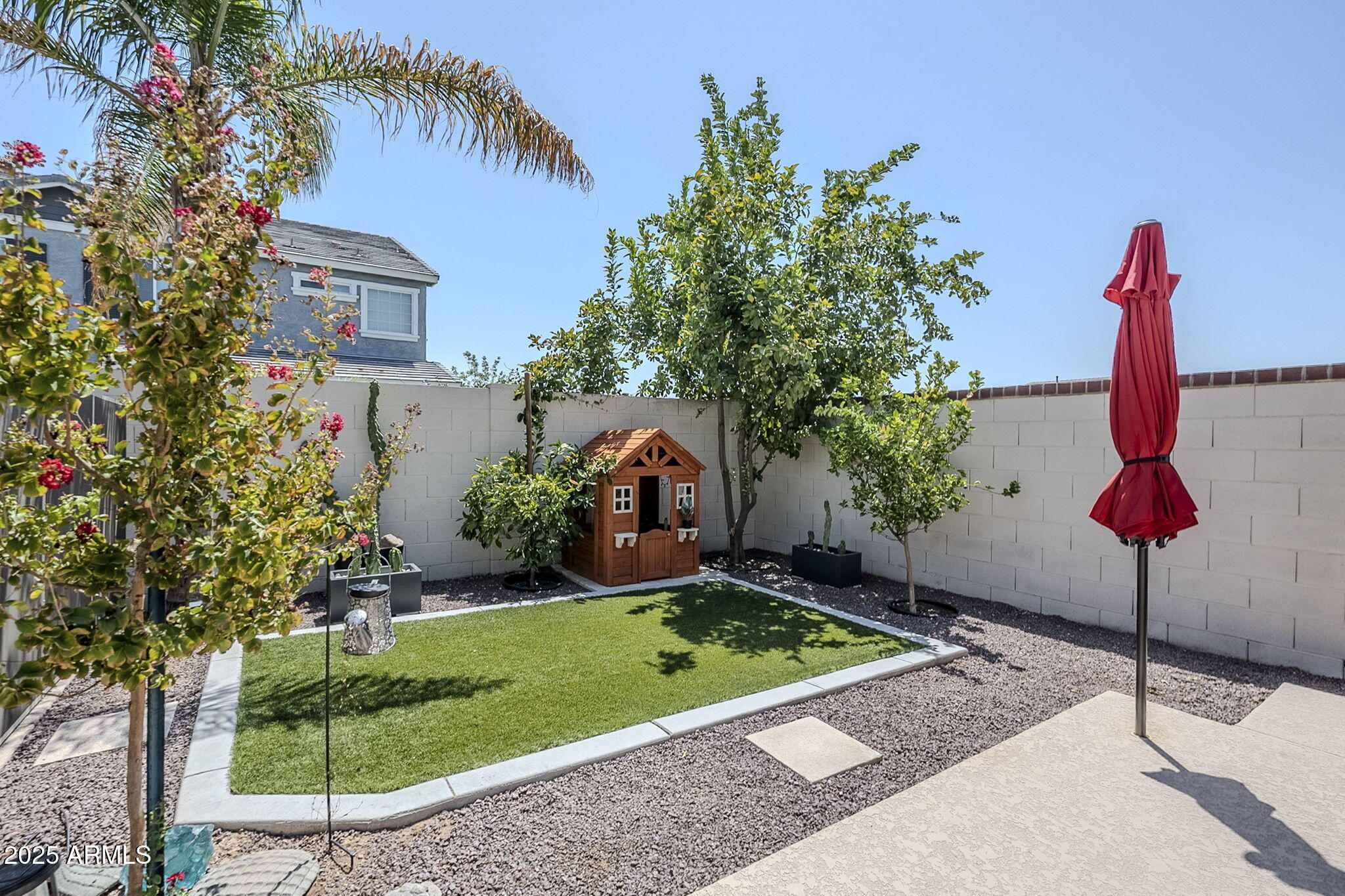 10515 E NOPAL Avenue