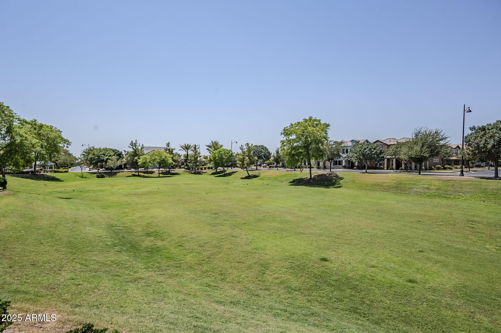 10515 E NOPAL Avenue