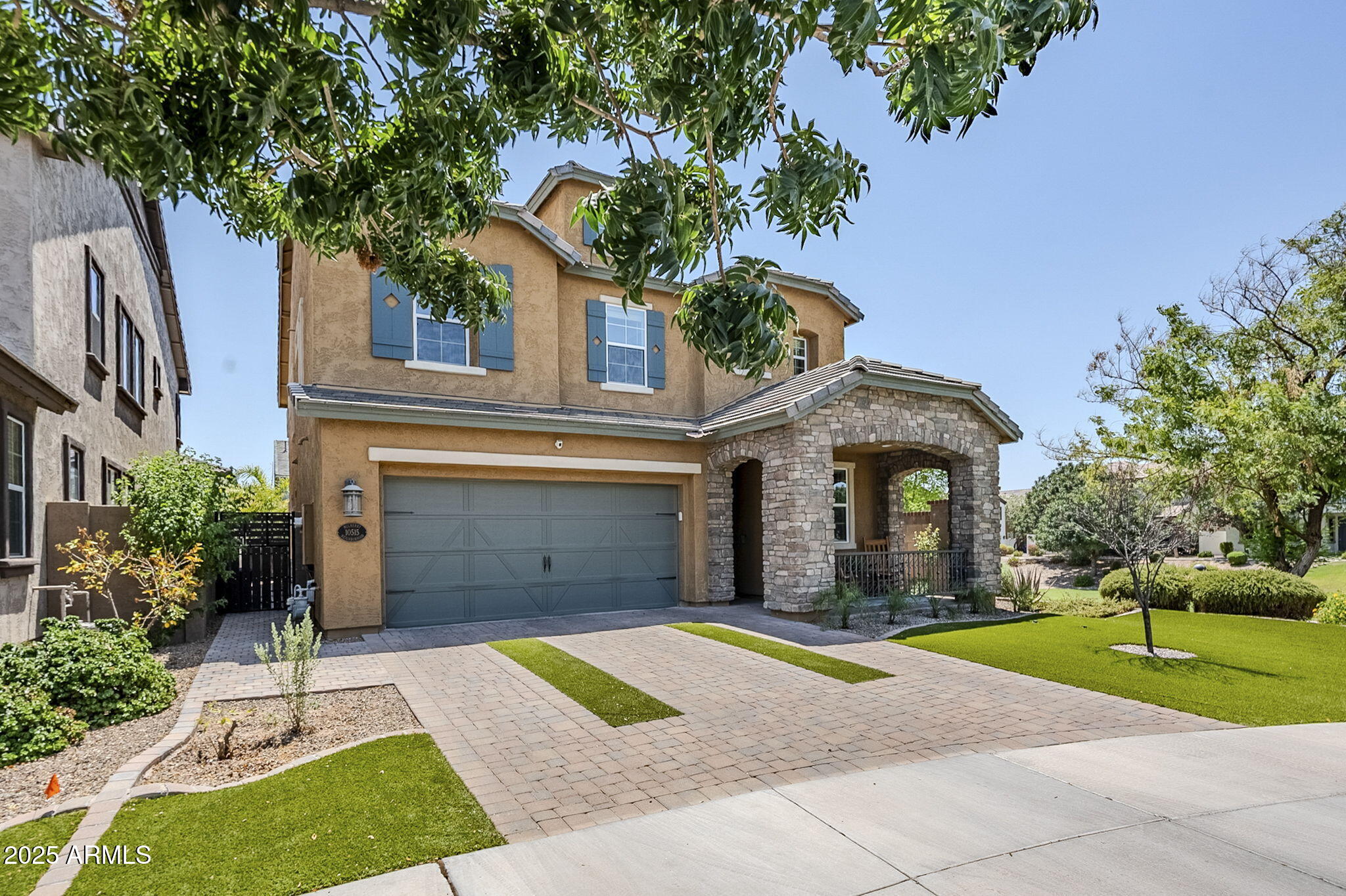 10515 E NOPAL Avenue