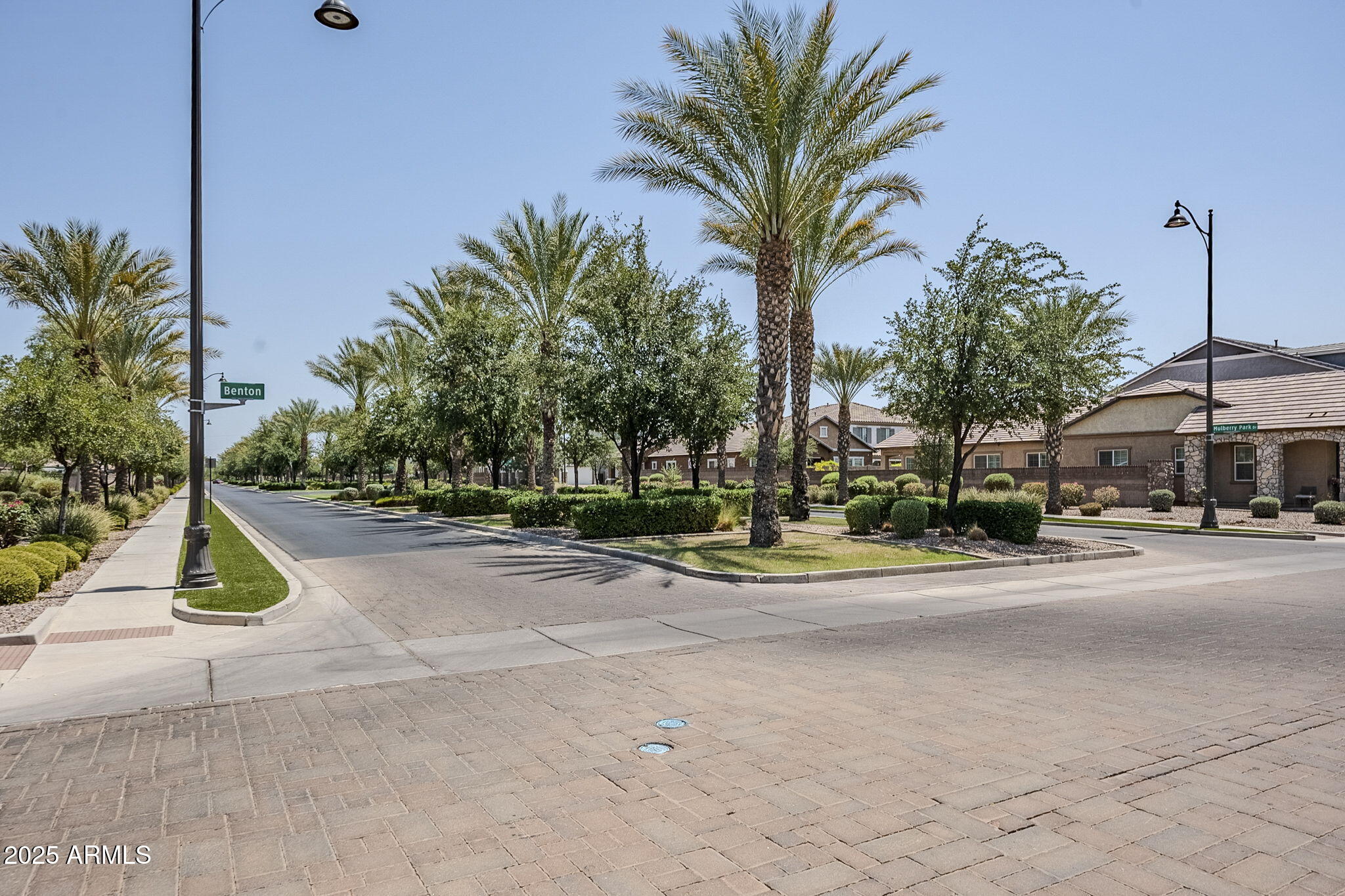 10515 E NOPAL Avenue