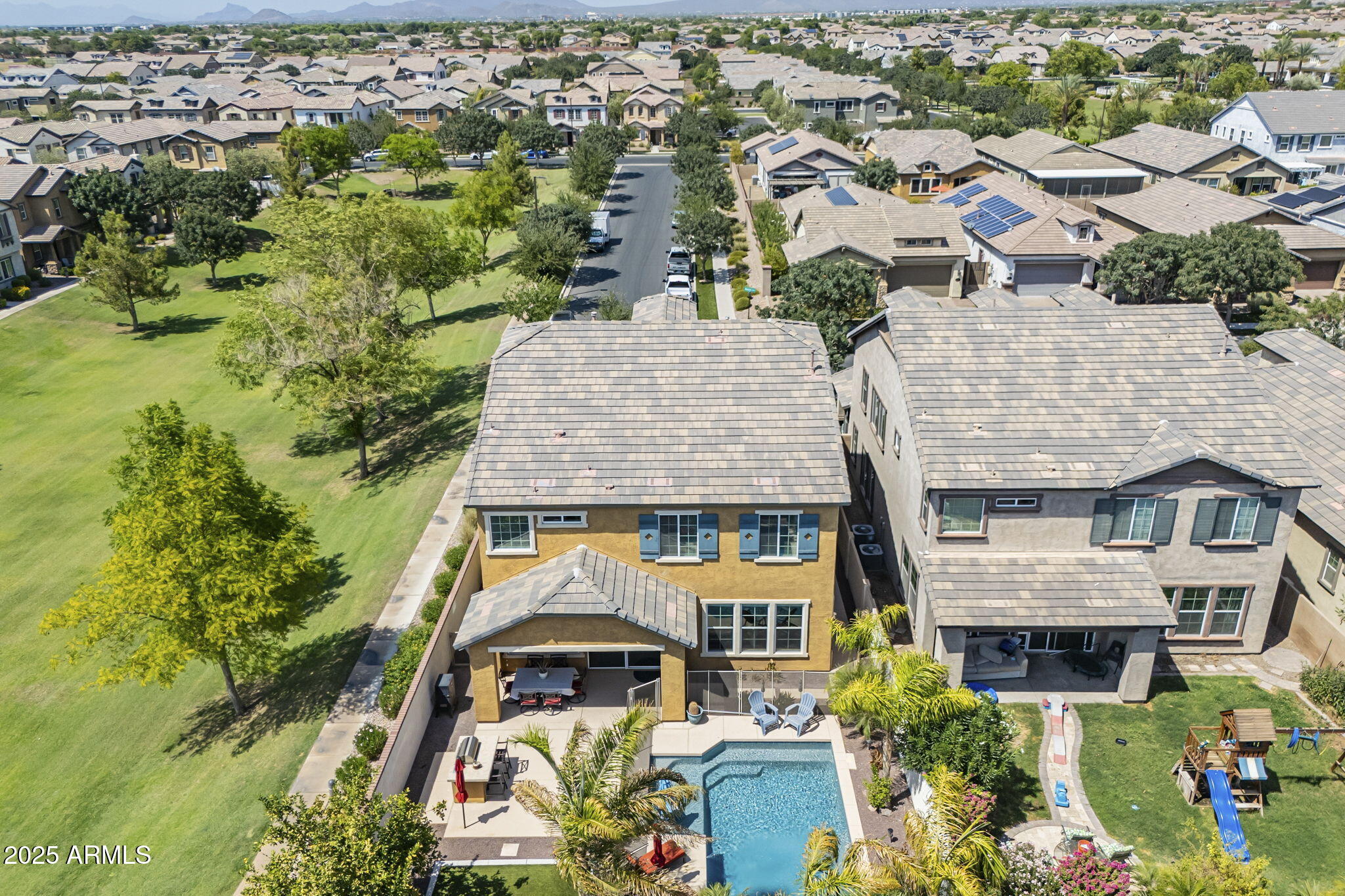 10515 E NOPAL Avenue