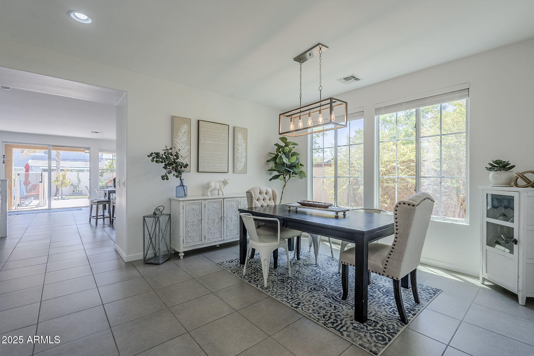 10515 E NOPAL Avenue