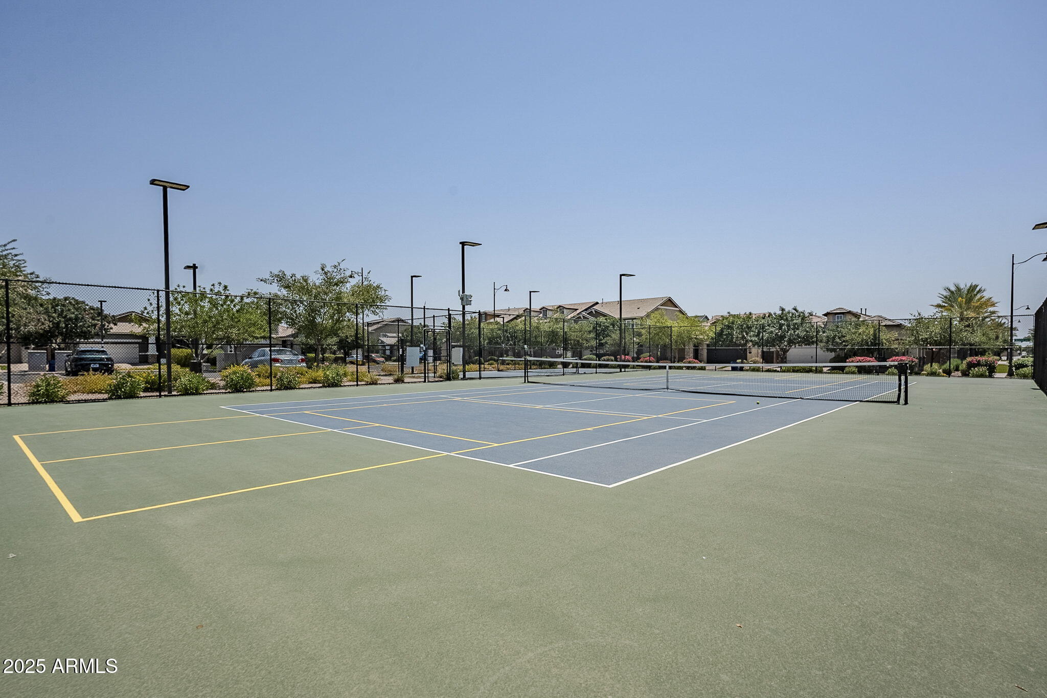 10515 E NOPAL Avenue