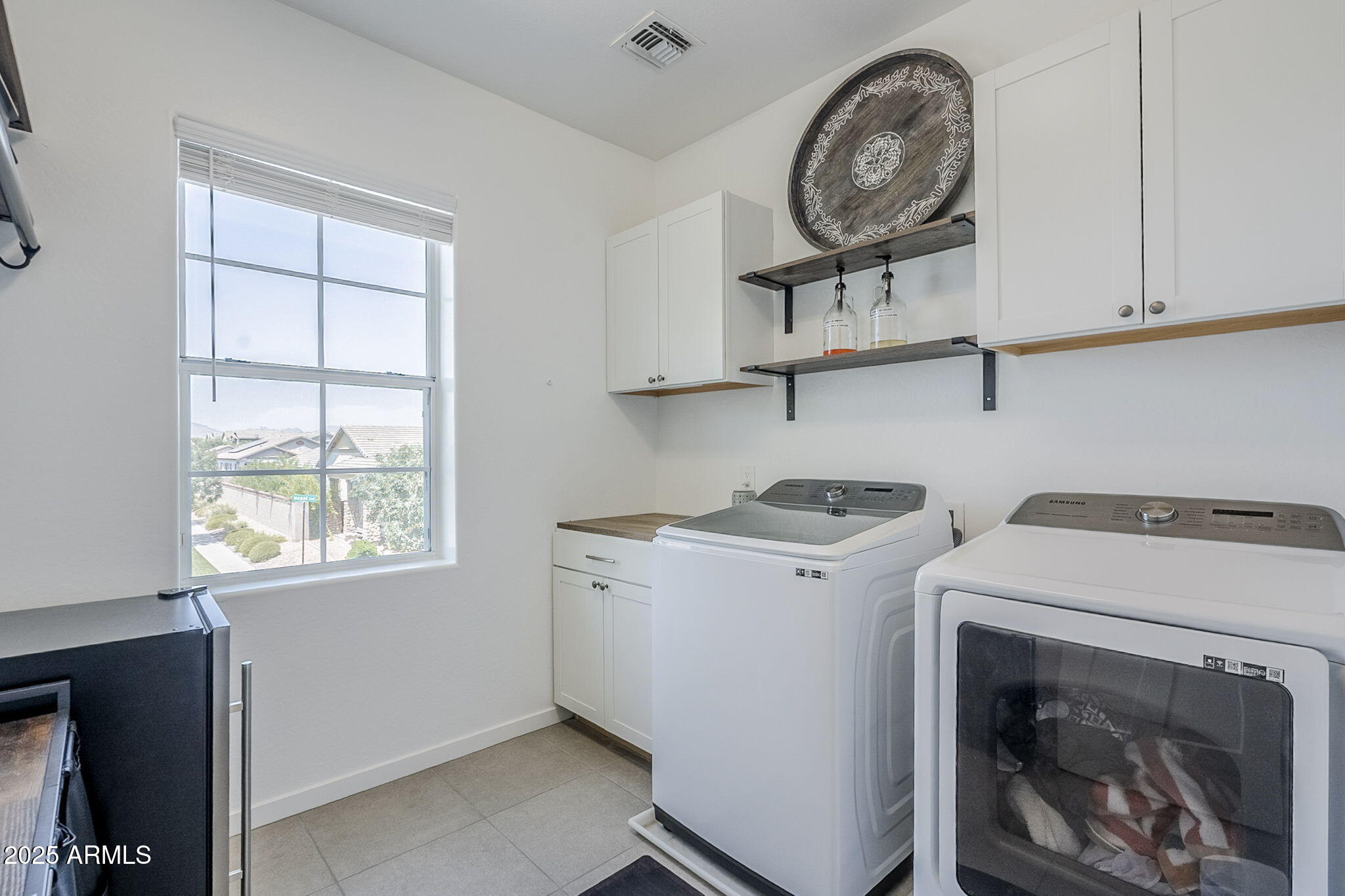 10515 E NOPAL Avenue