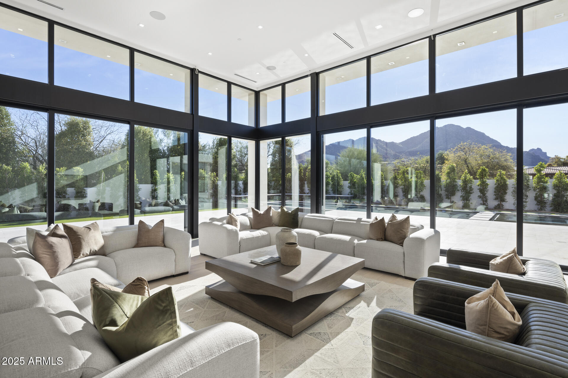 6601 E SAN MIGUEL Avenue, Paradise Valley