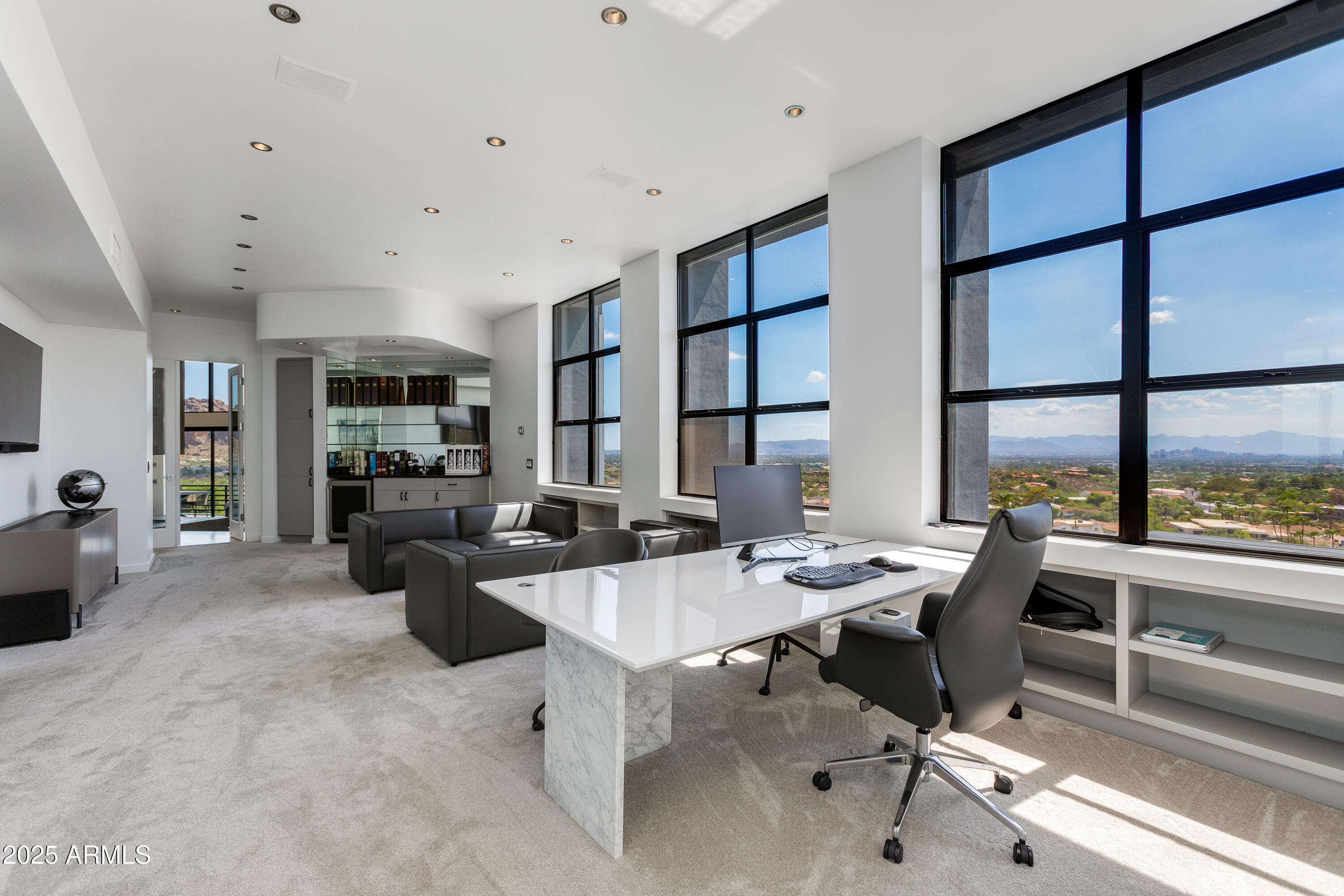 4228 E HIGHLANDS Drive