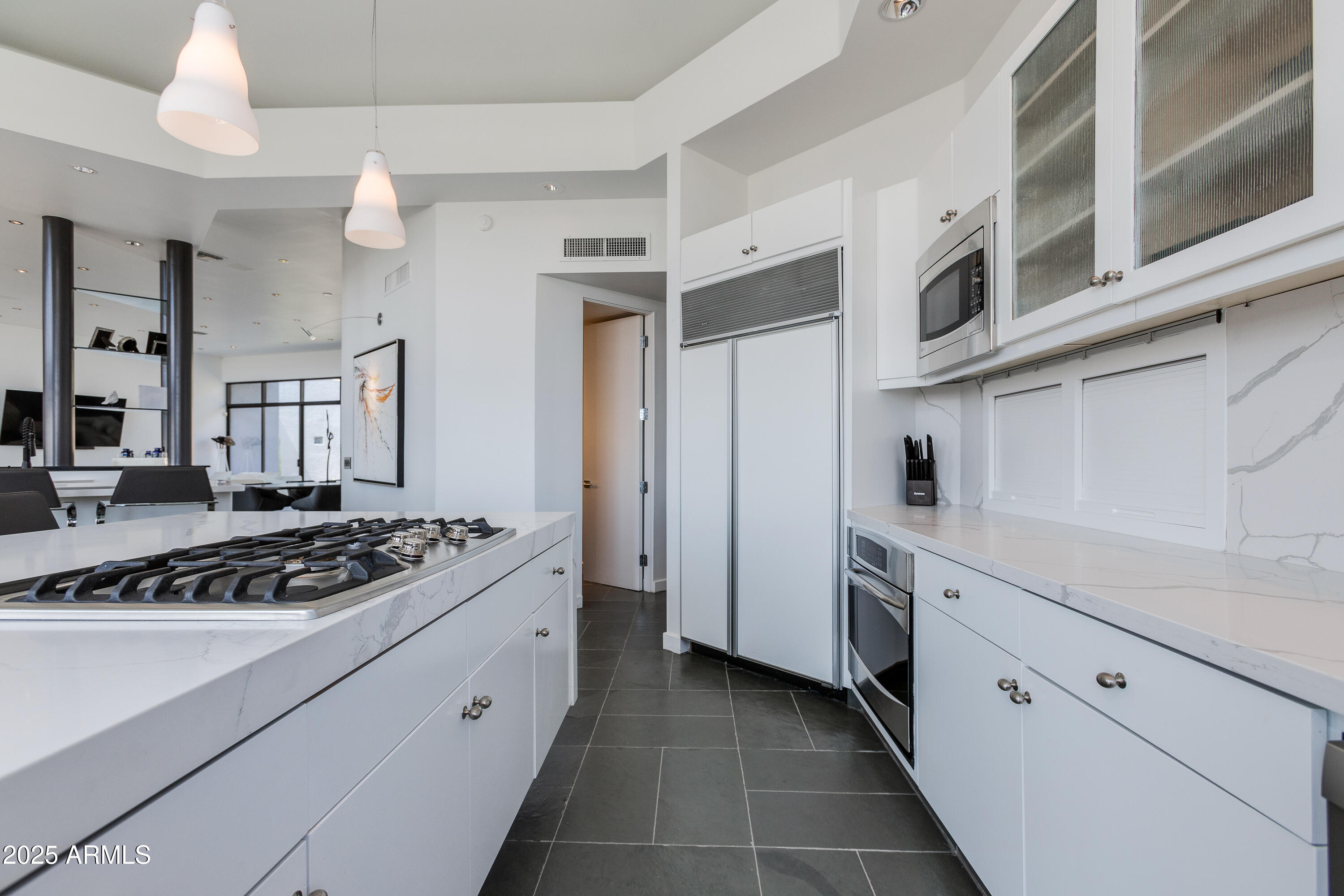 4228 E HIGHLANDS Drive