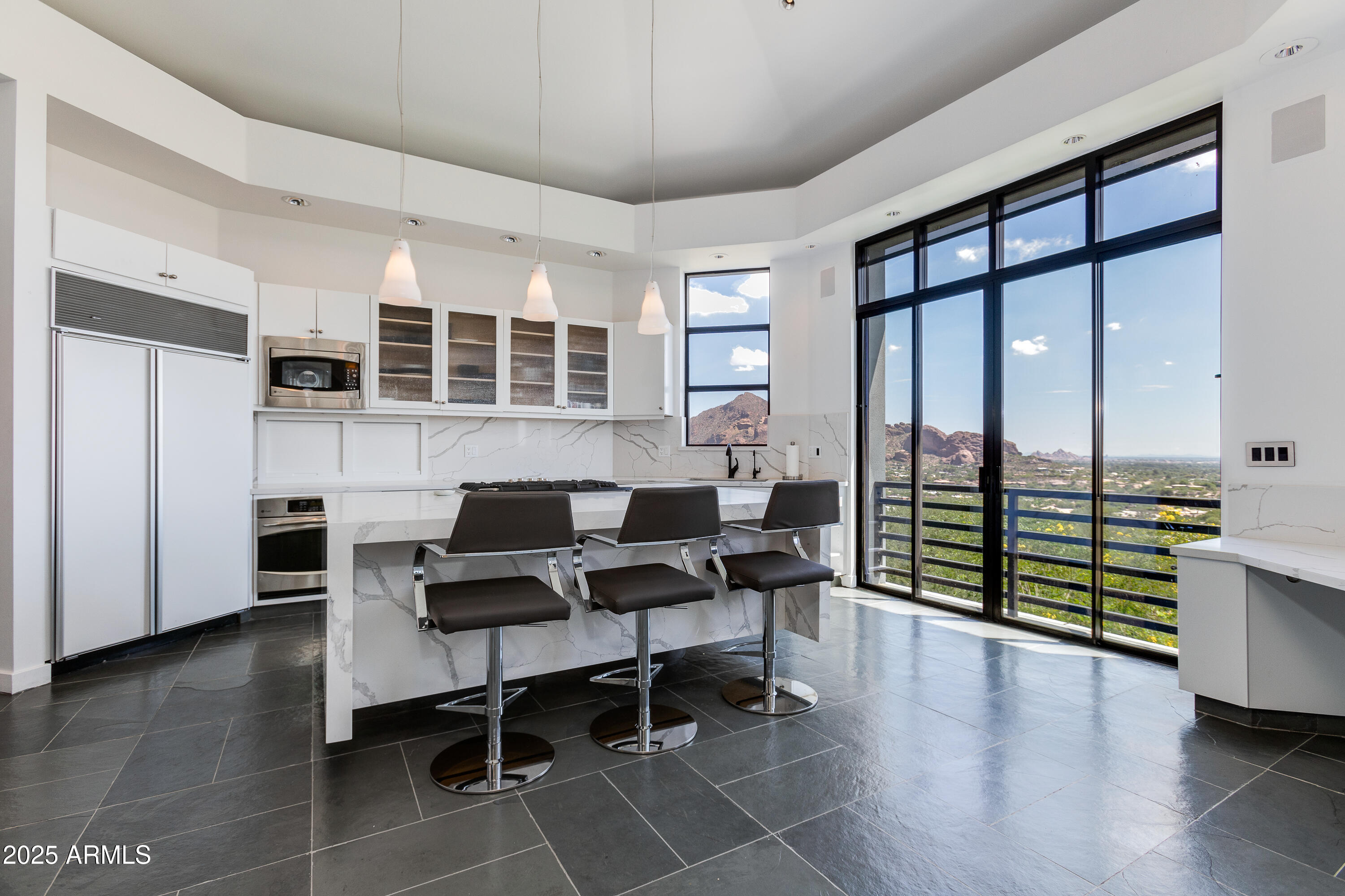 4228 E HIGHLANDS Drive