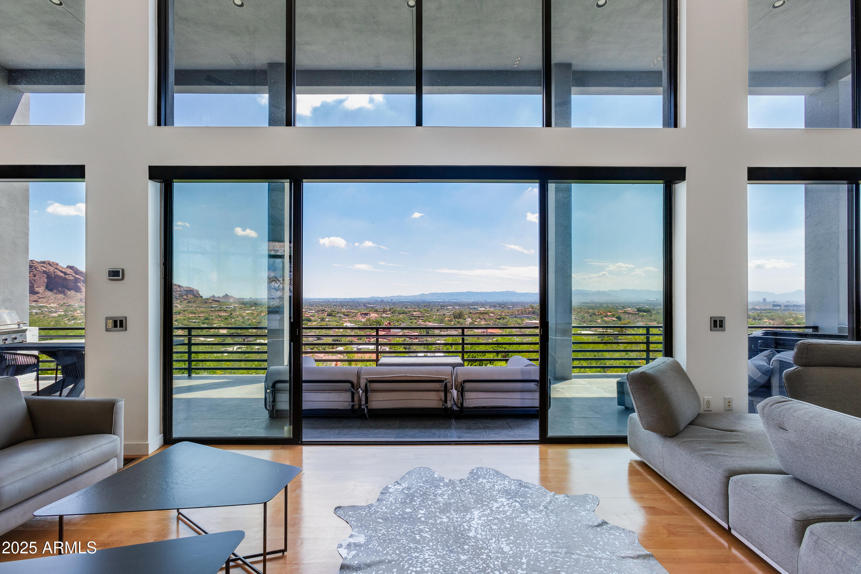 4228 E HIGHLANDS Drive