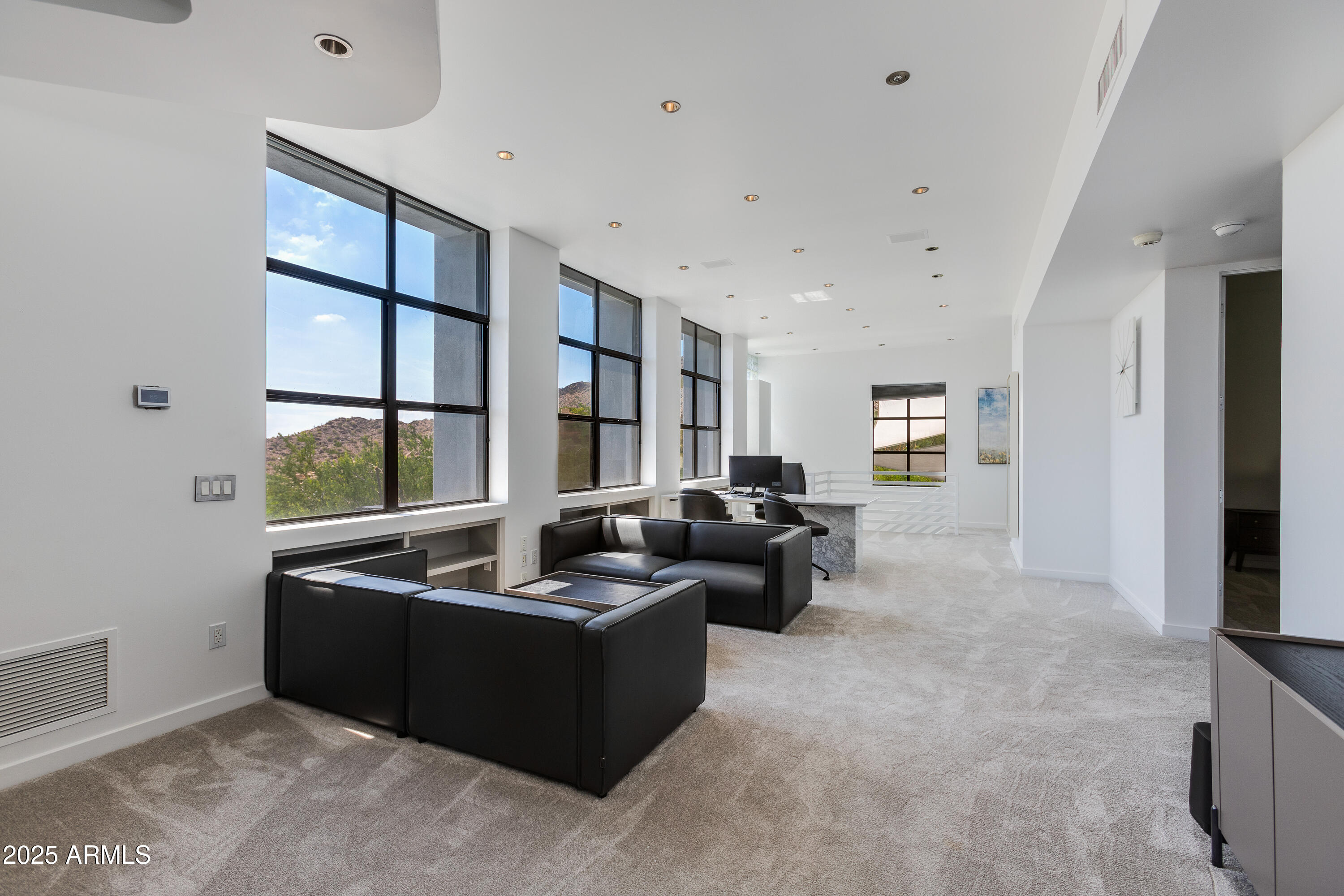 4228 E HIGHLANDS Drive