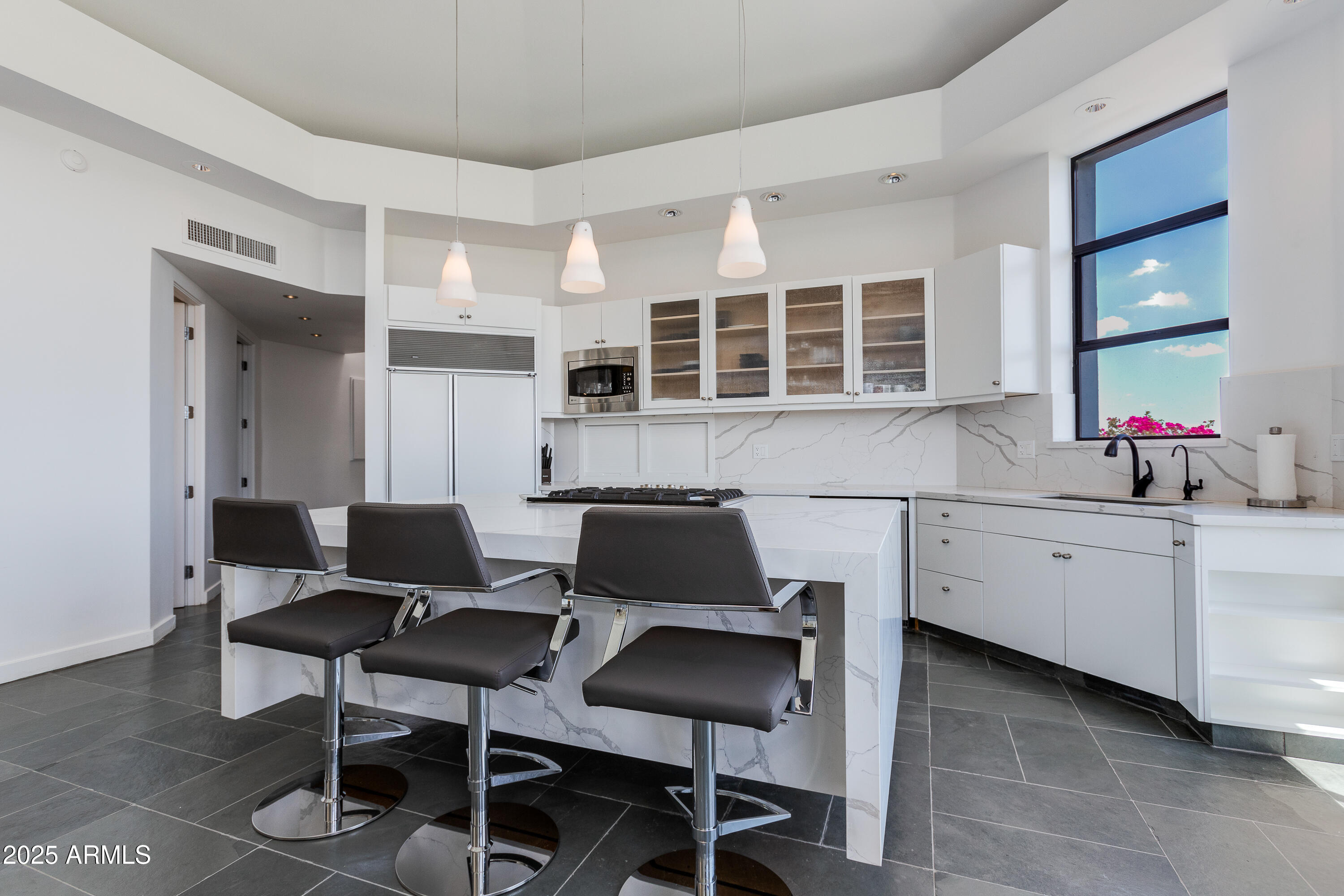 4228 E HIGHLANDS Drive