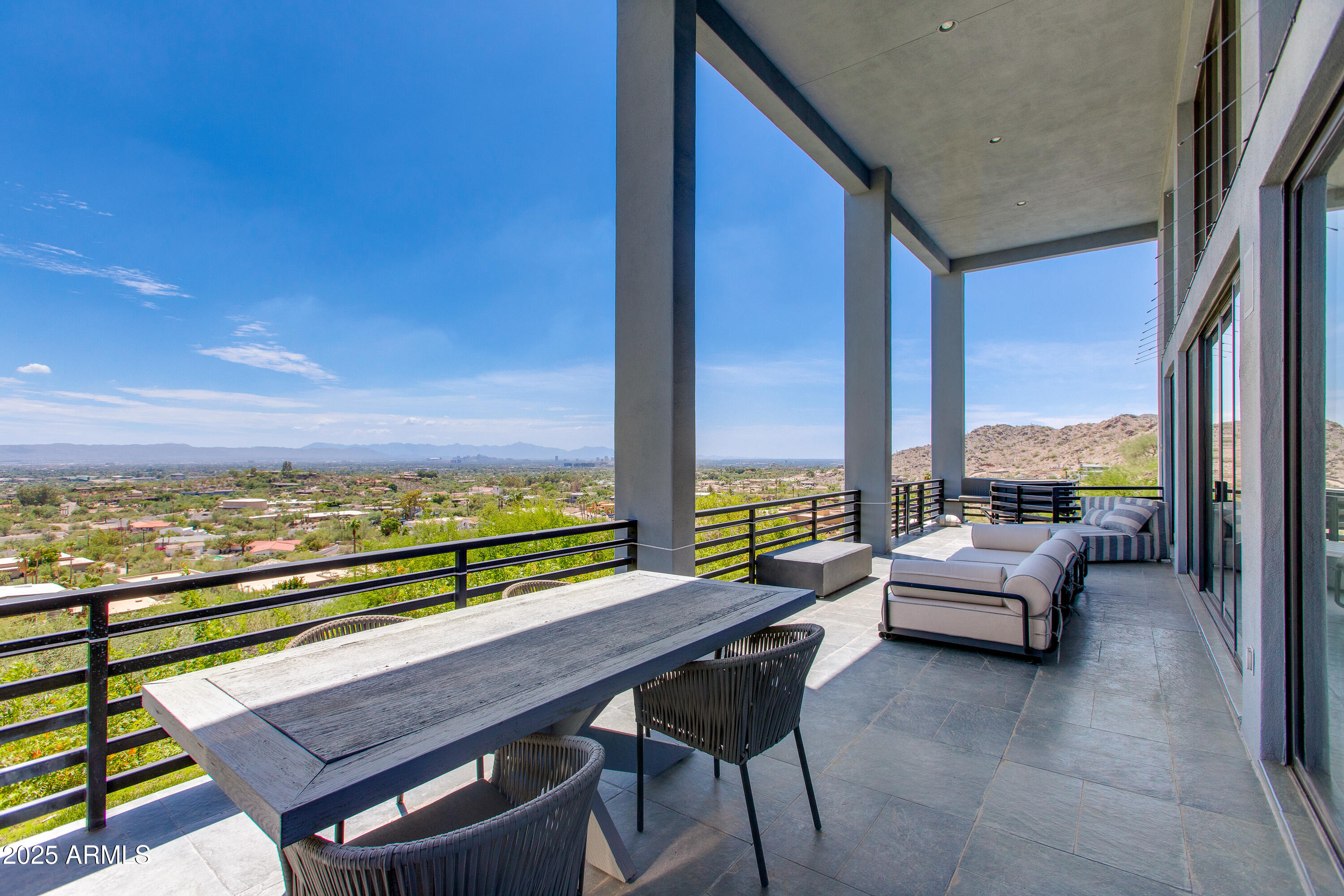 4228 E HIGHLANDS Drive