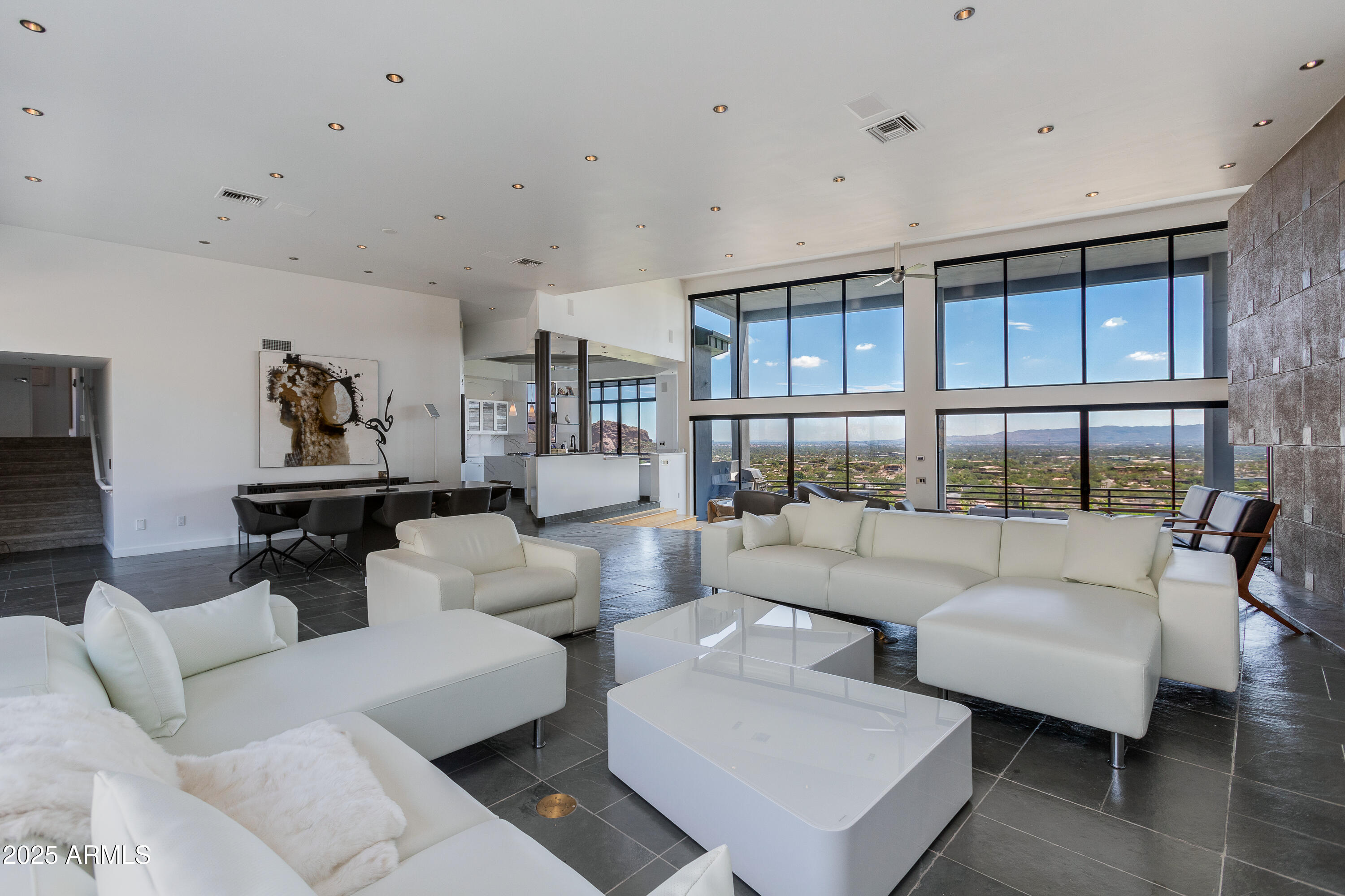 4228 E HIGHLANDS Drive