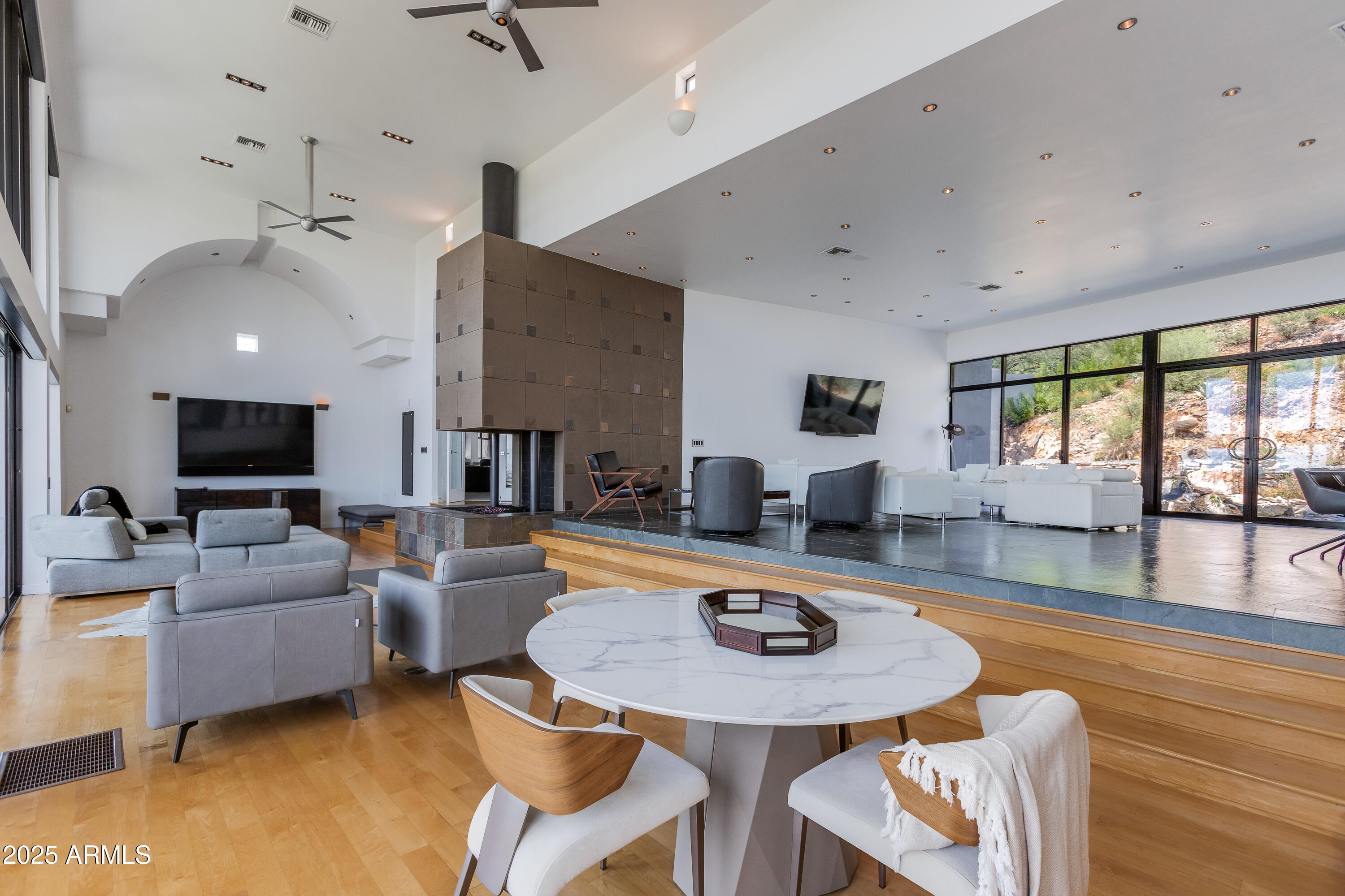 4228 E HIGHLANDS Drive