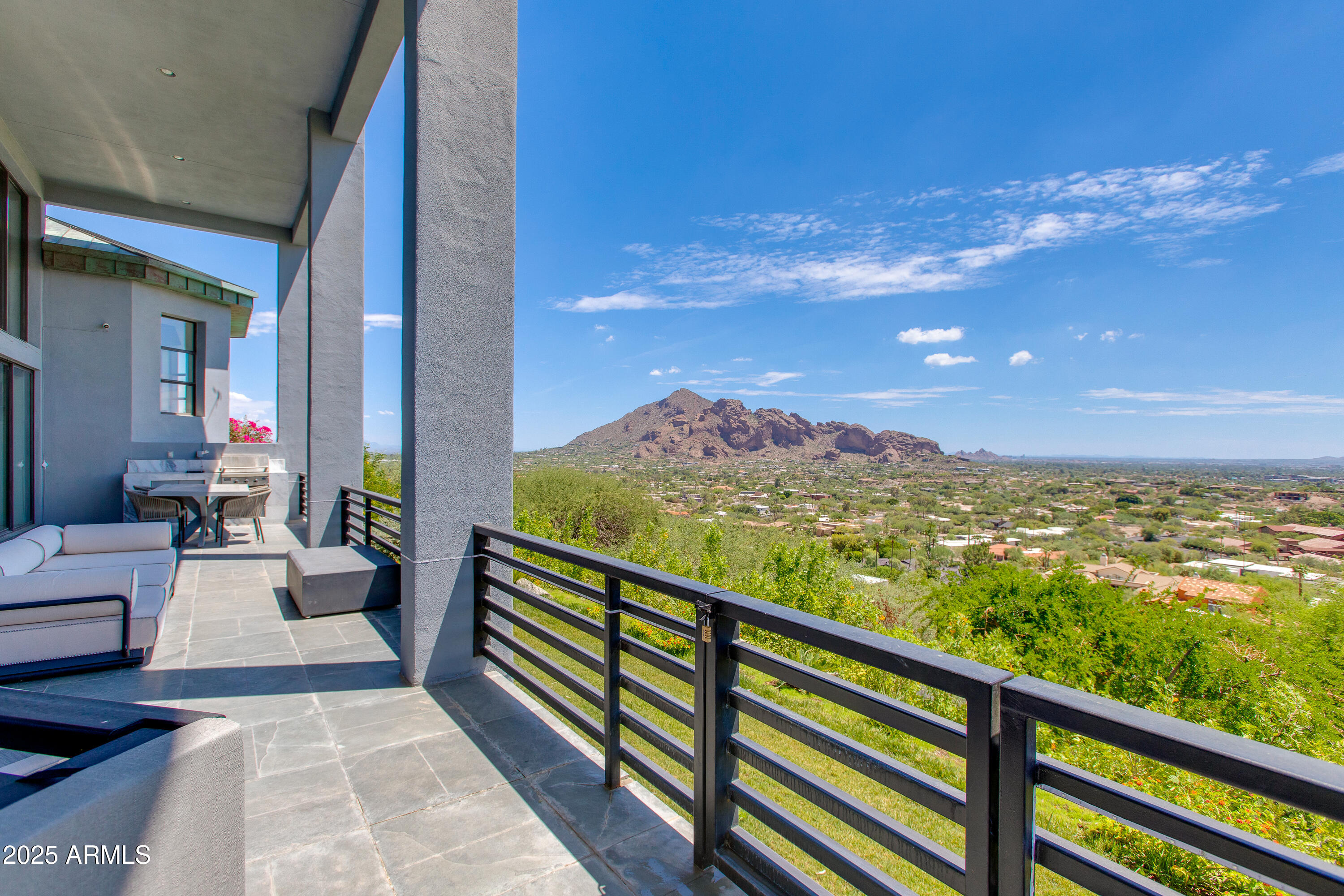 4228 E HIGHLANDS Drive