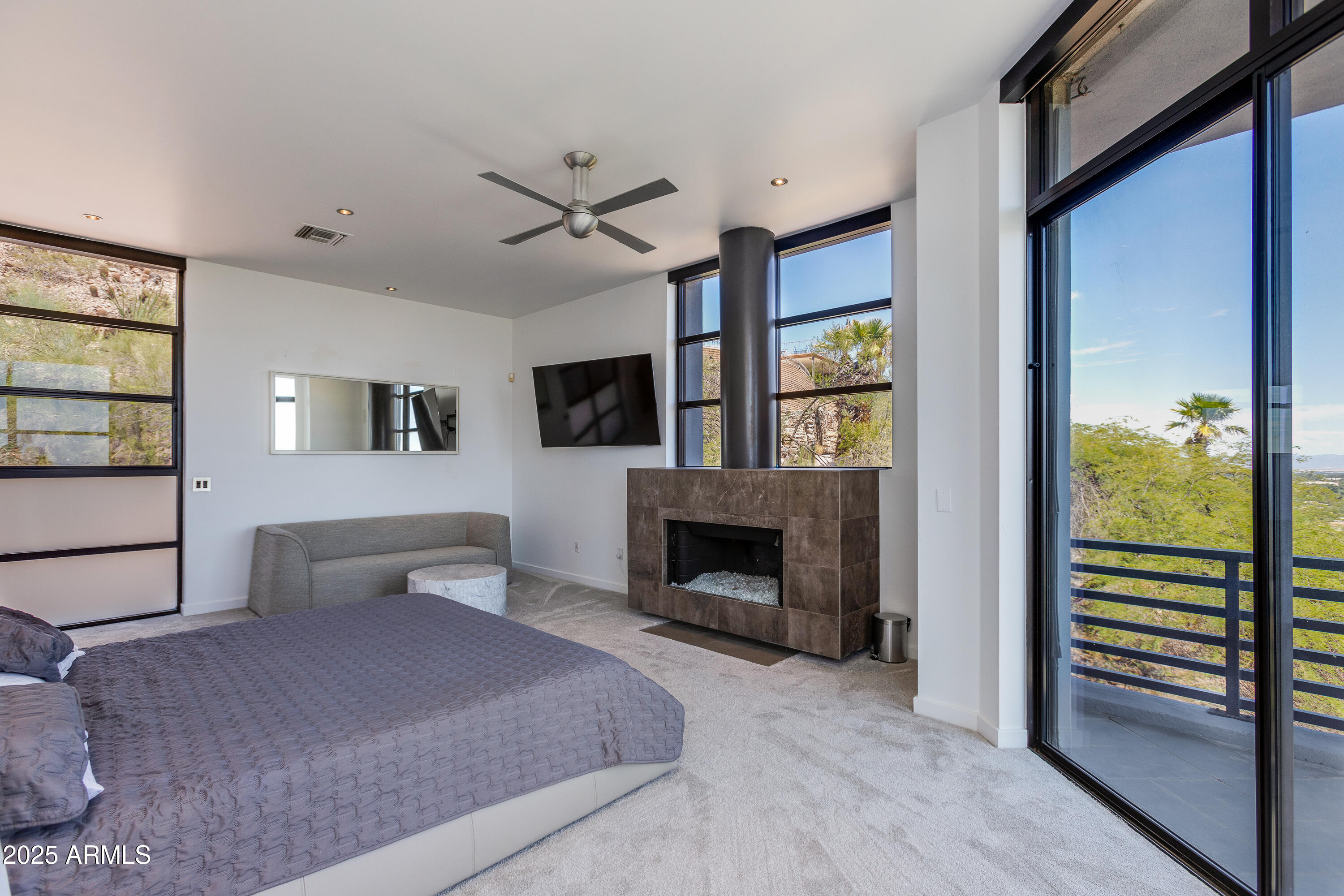 4228 E HIGHLANDS Drive