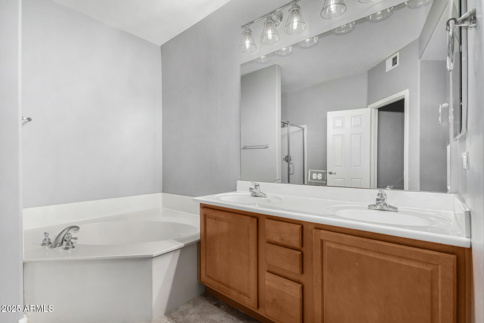 5450 E DEER VALLEY Drive 1006