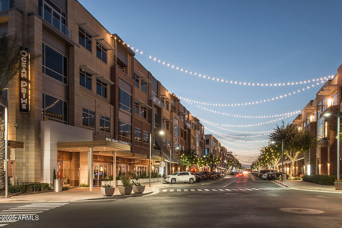 5450 E DEER VALLEY Drive 1006