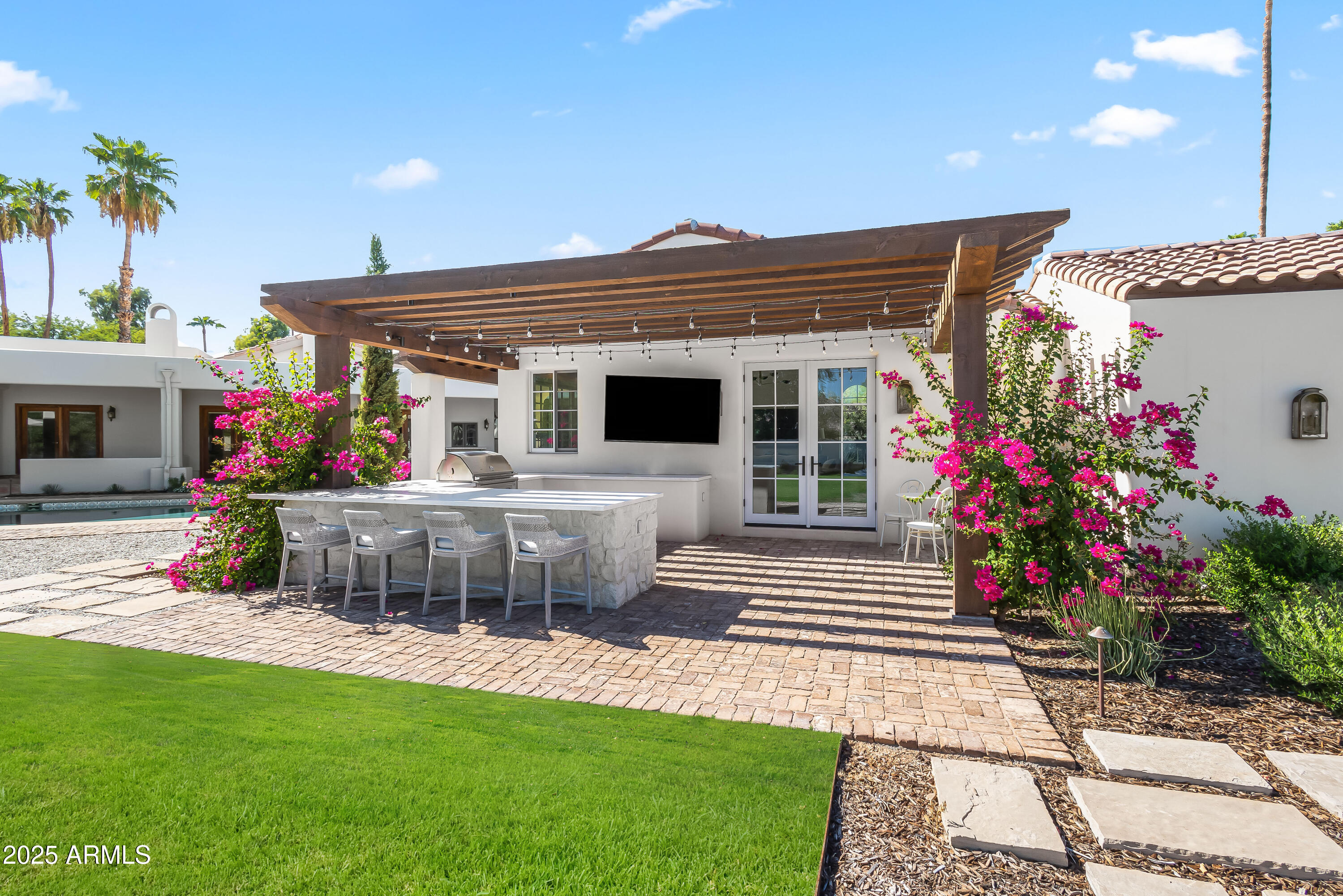 8817 N 58TH Place