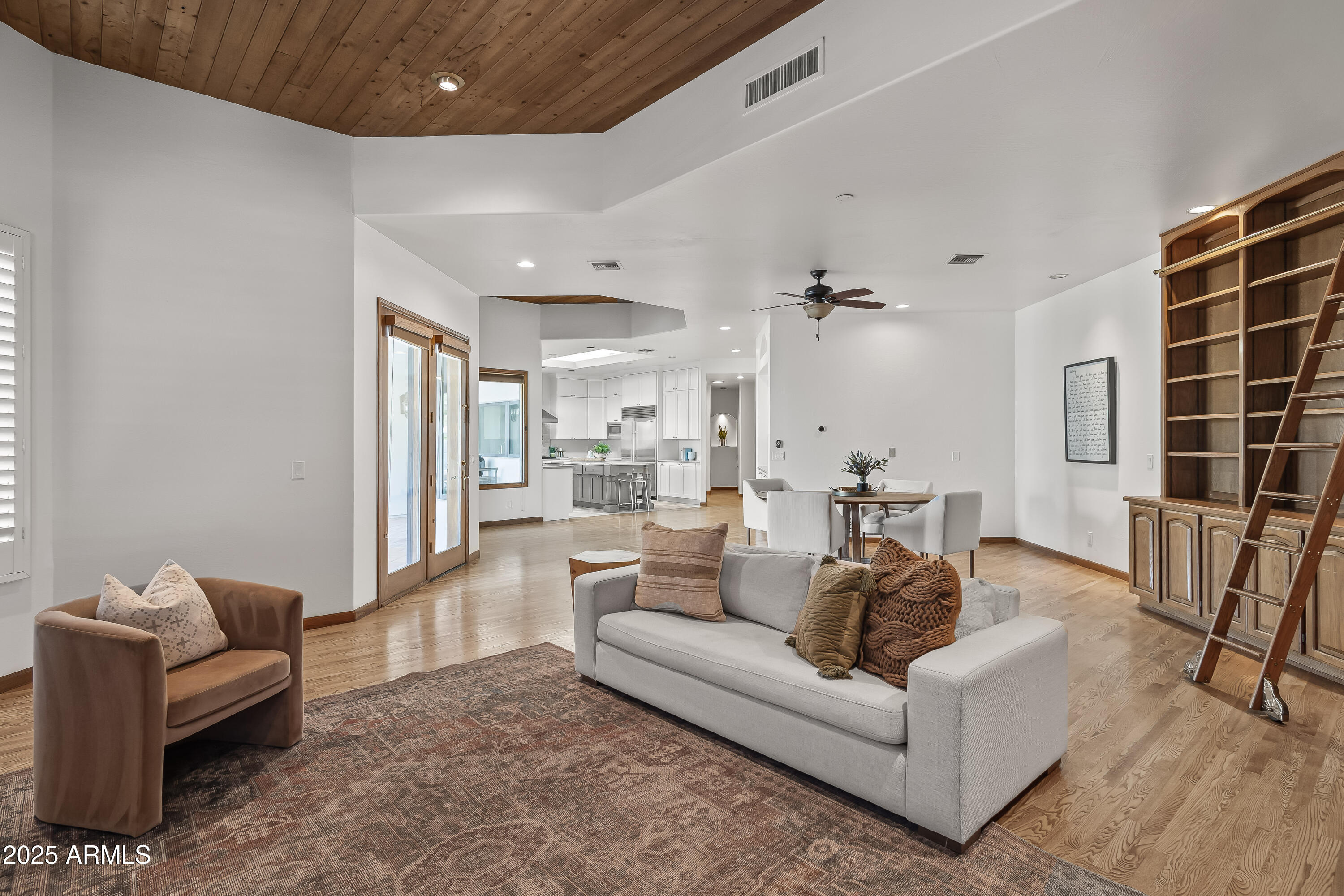 8817 N 58TH Place