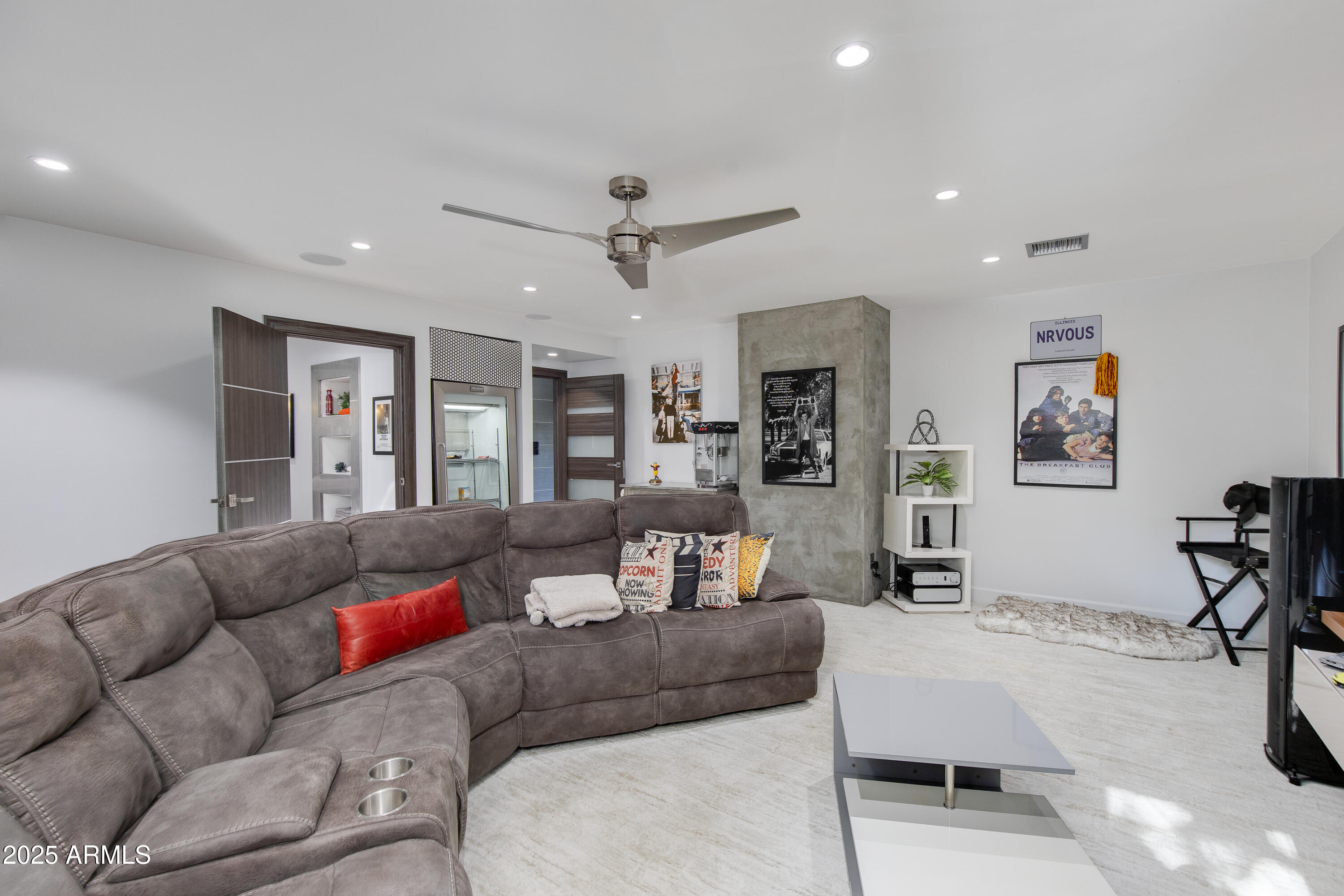 4306 E DESERT CREST Drive