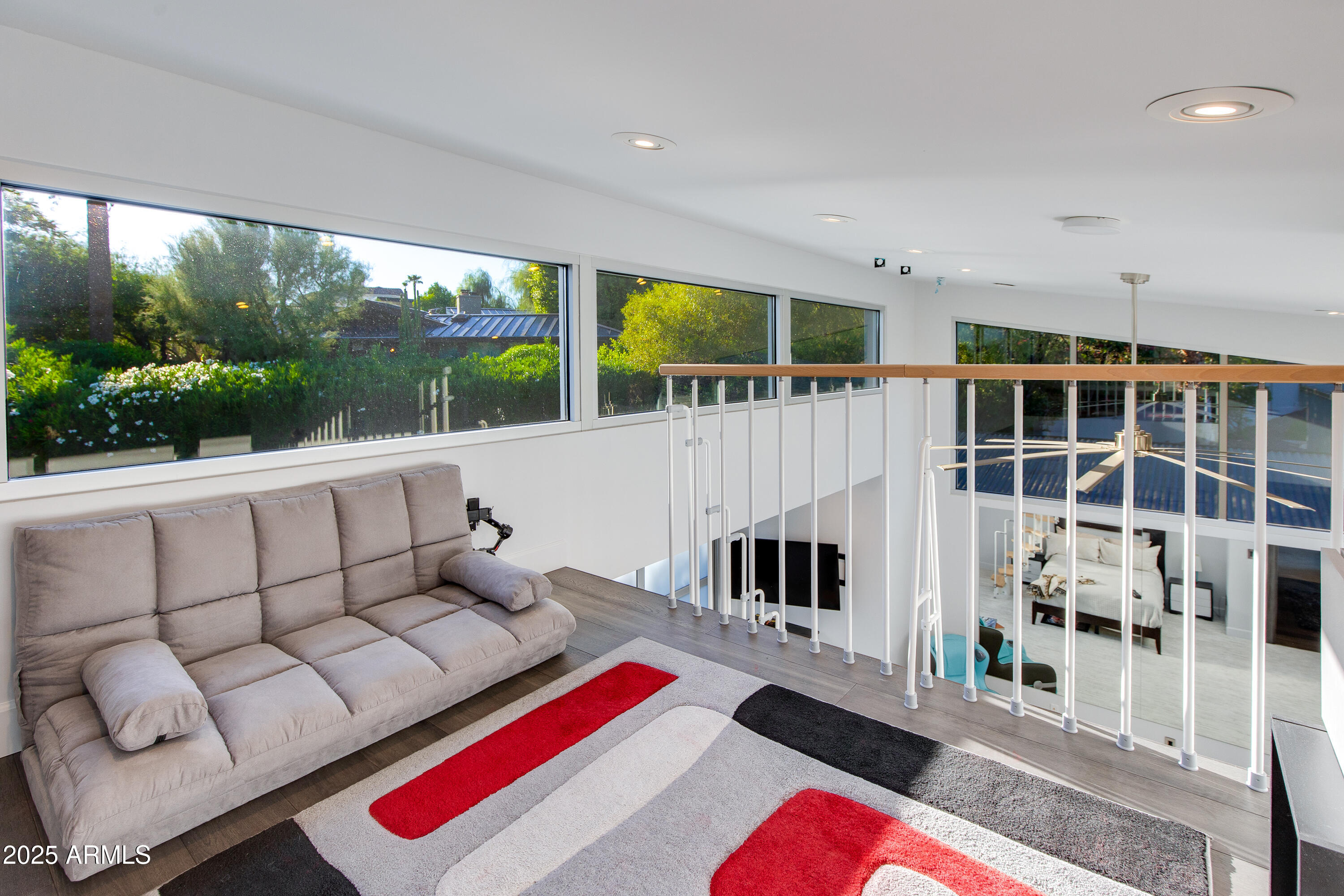 4306 E DESERT CREST Drive