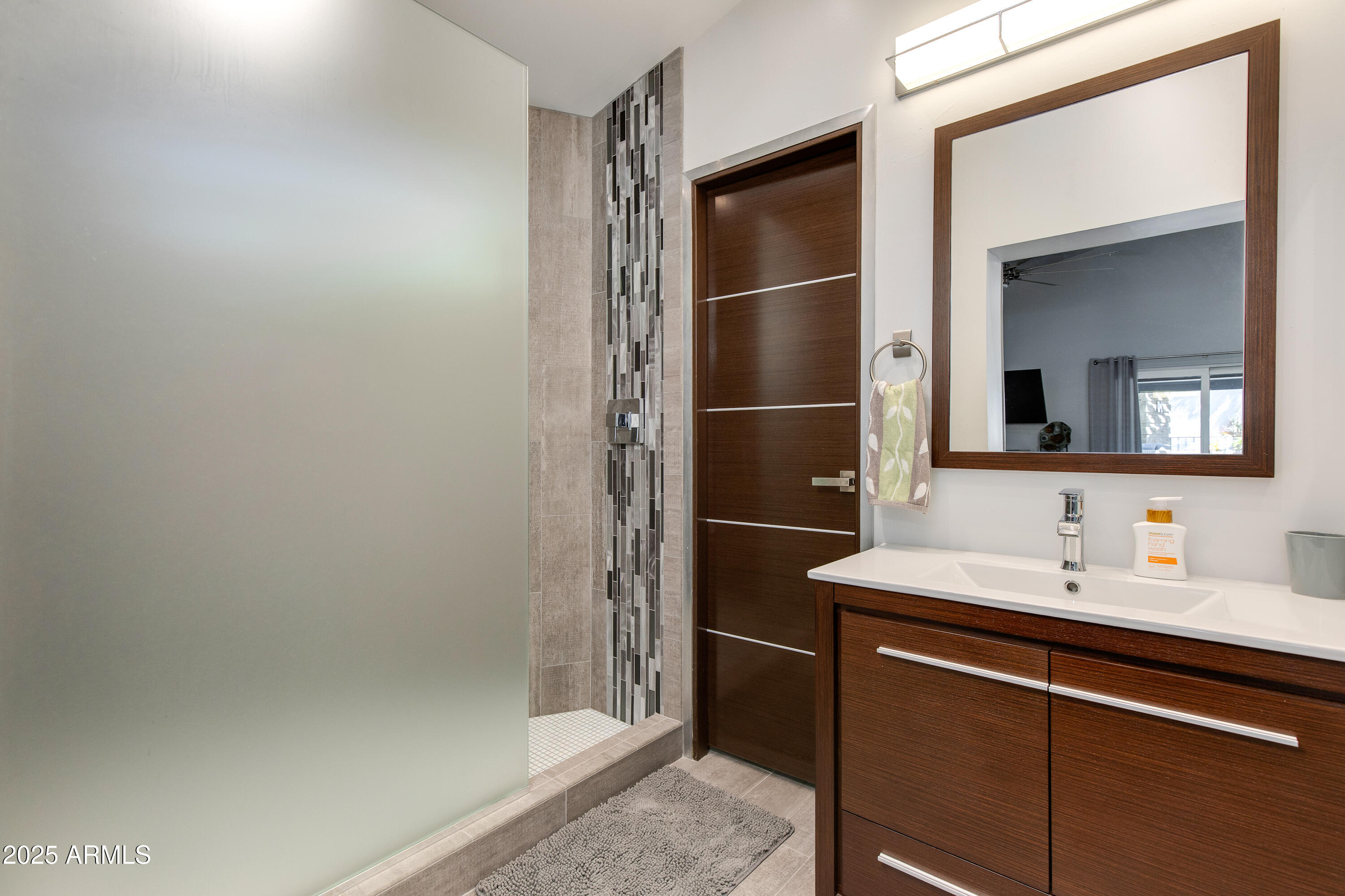 4306 E DESERT CREST Drive