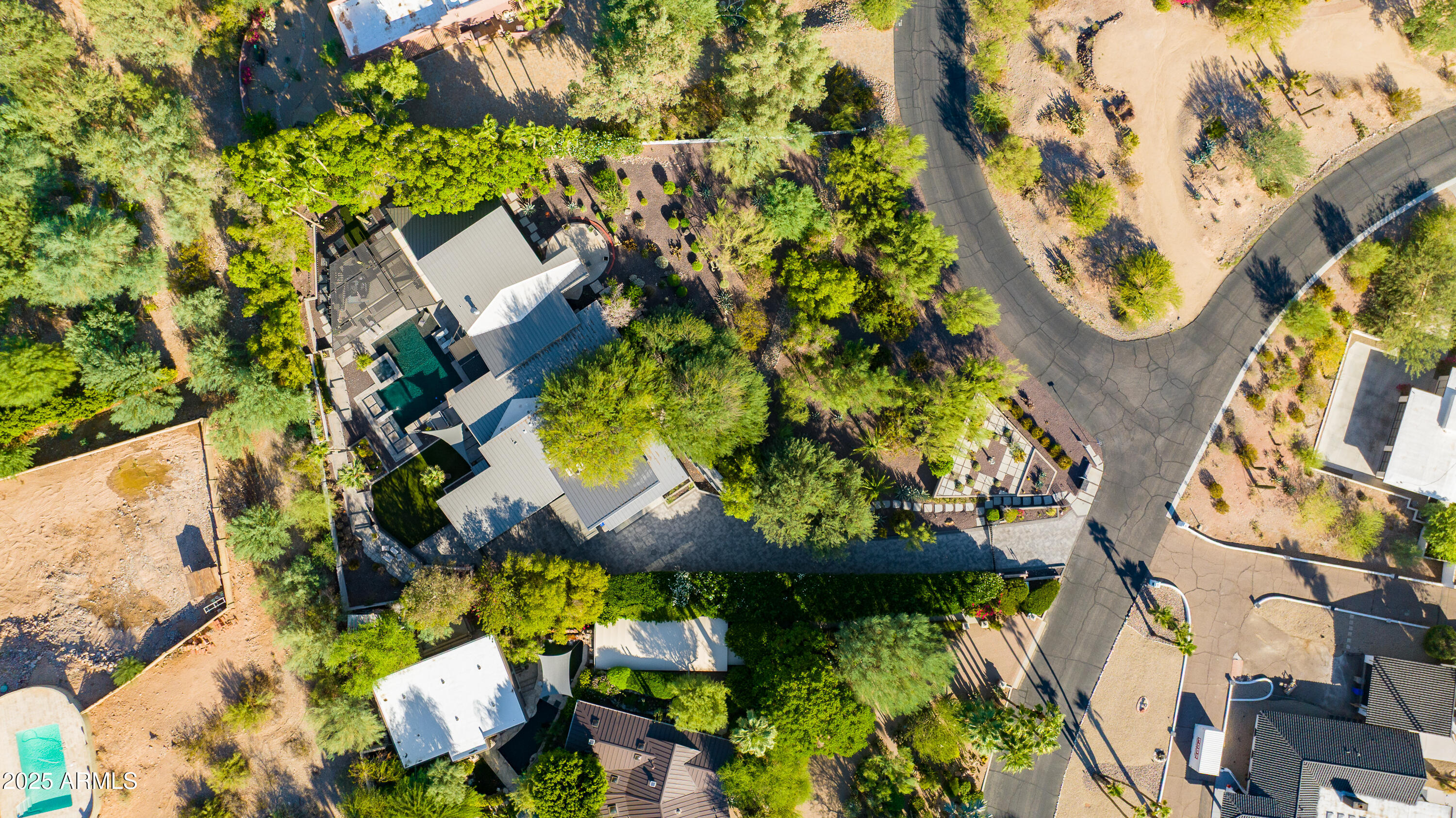 4306 E DESERT CREST Drive