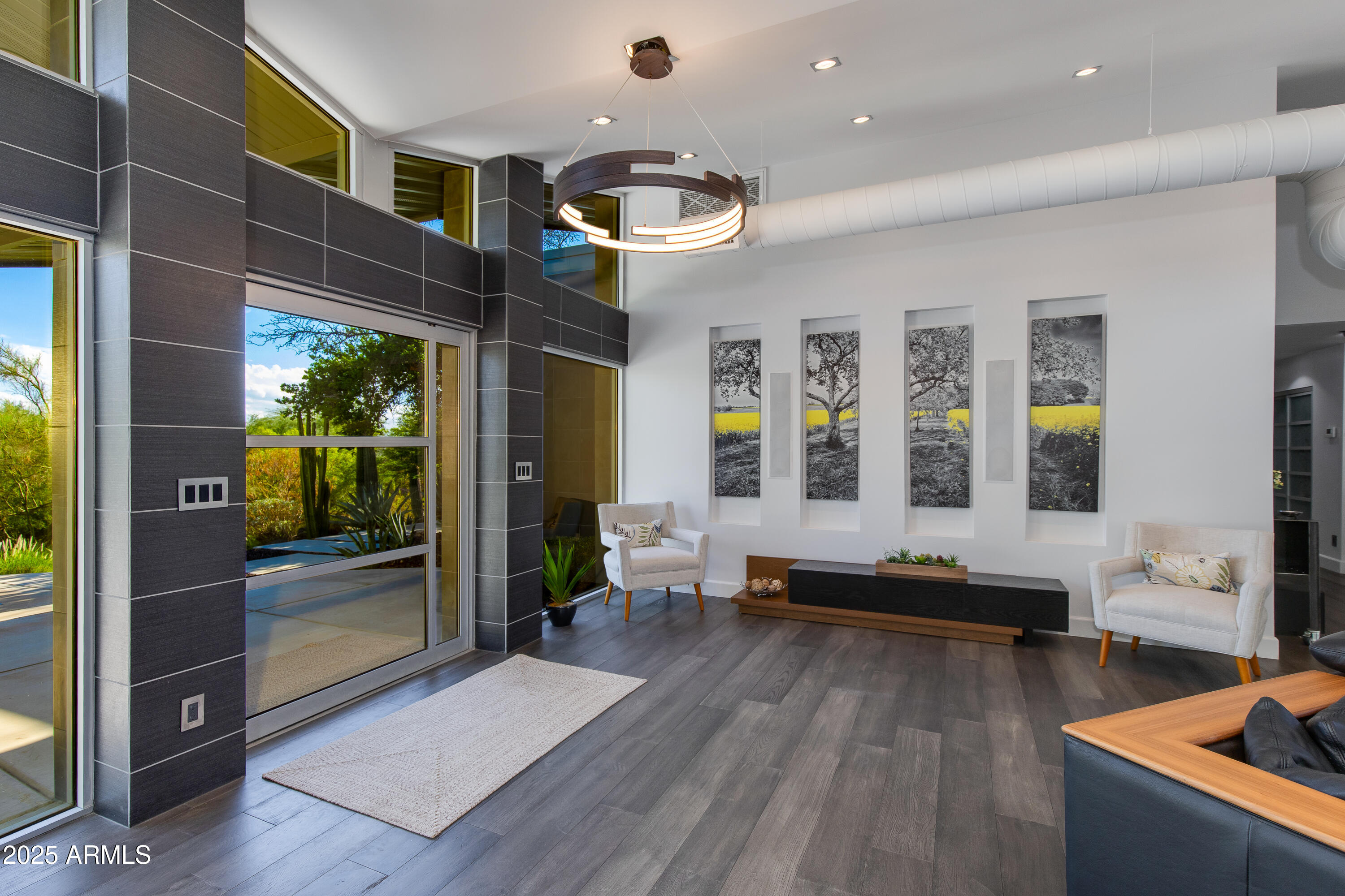 4306 E DESERT CREST Drive