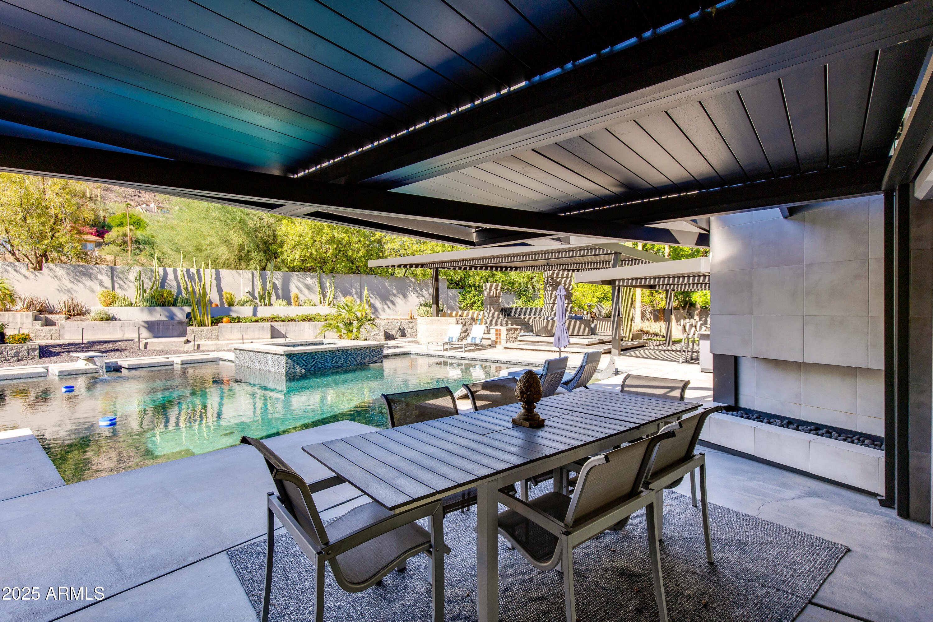 4306 E DESERT CREST Drive