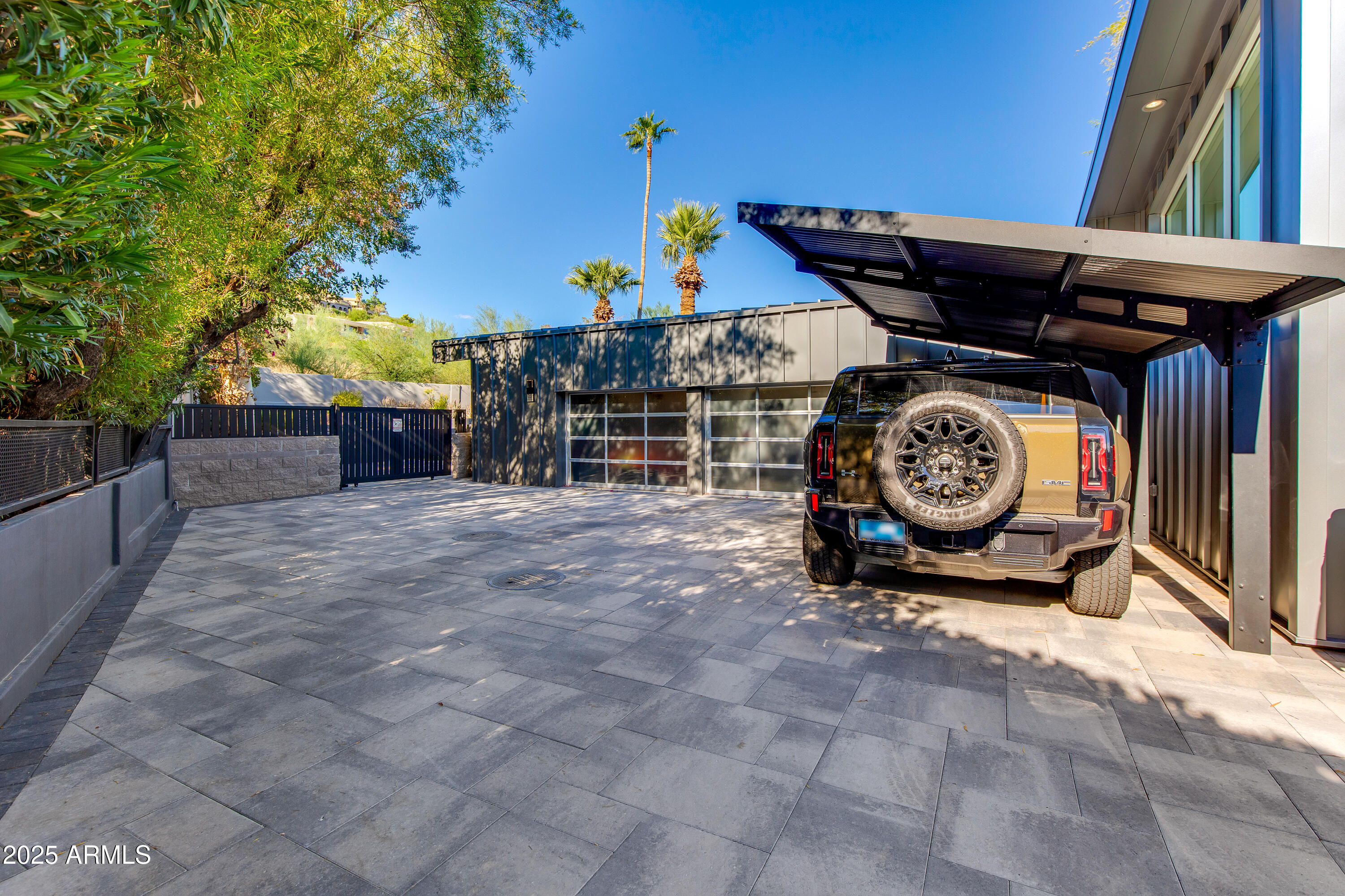 4306 E DESERT CREST Drive