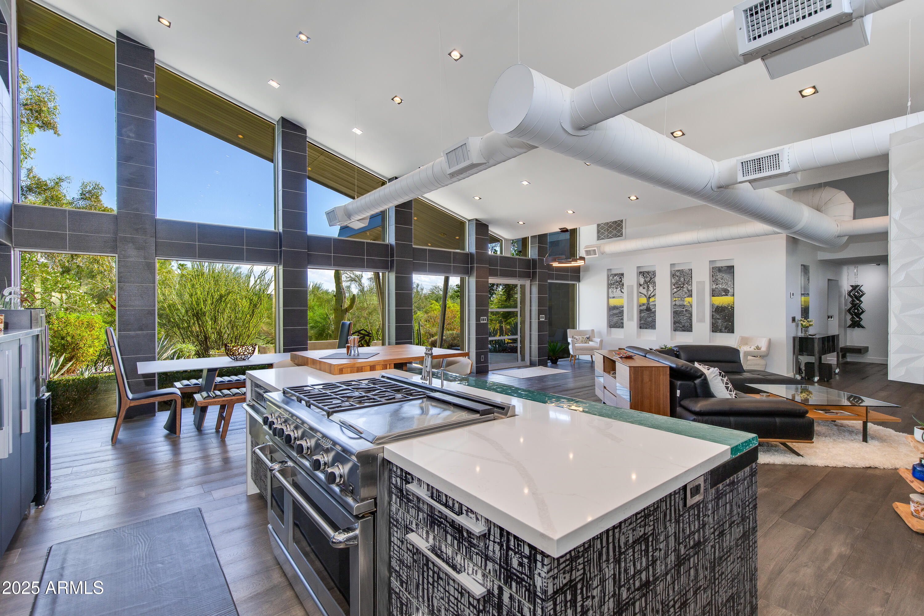 4306 E DESERT CREST Drive