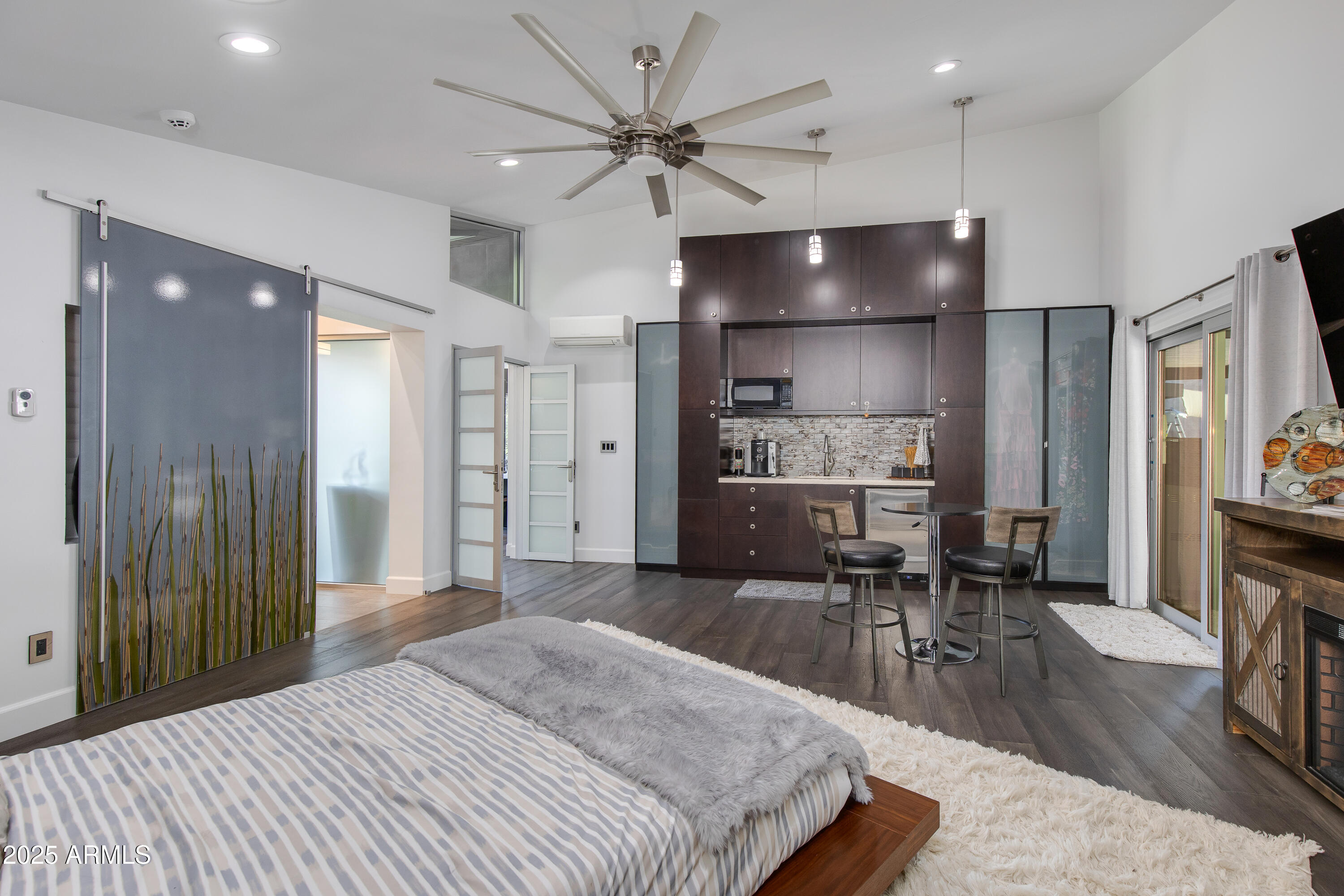 4306 E DESERT CREST Drive