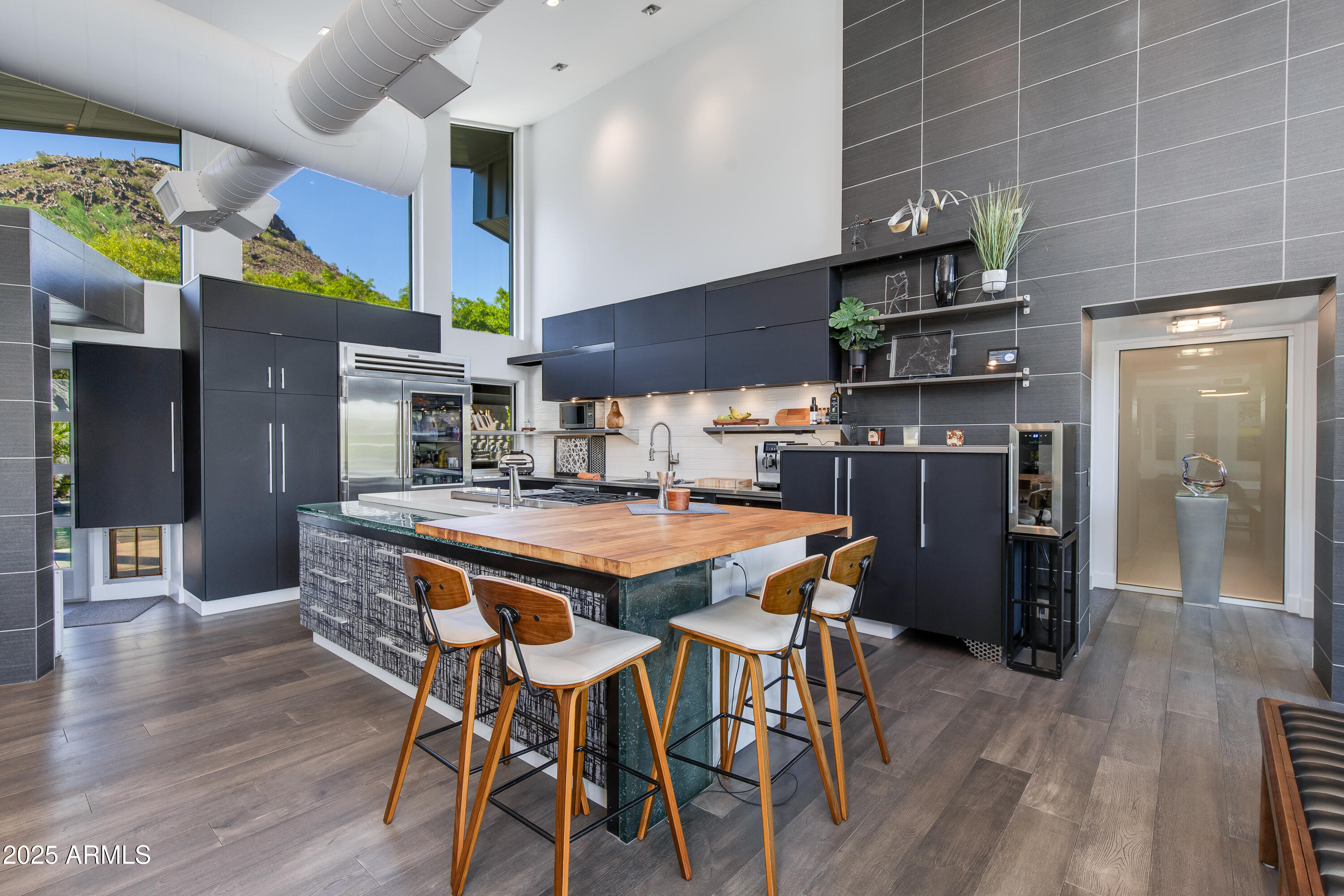 4306 E DESERT CREST Drive