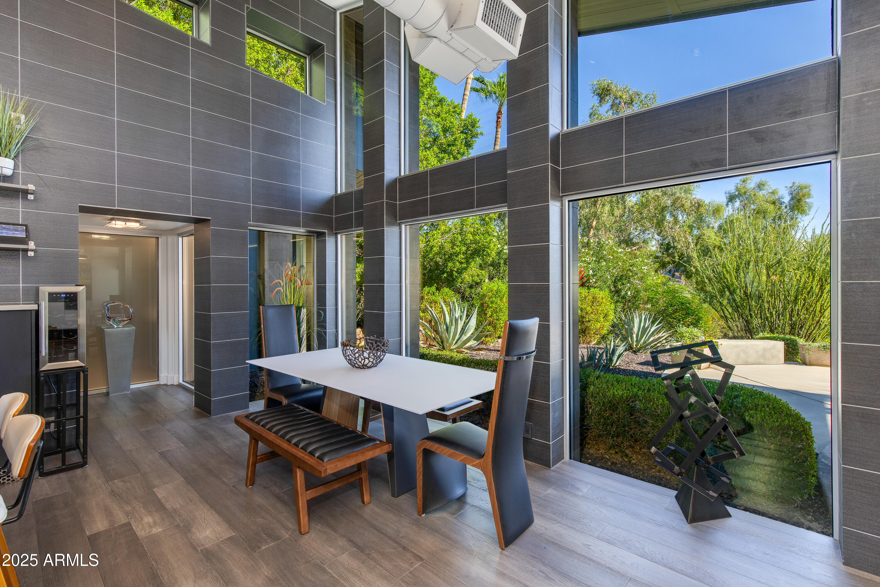 4306 E DESERT CREST Drive