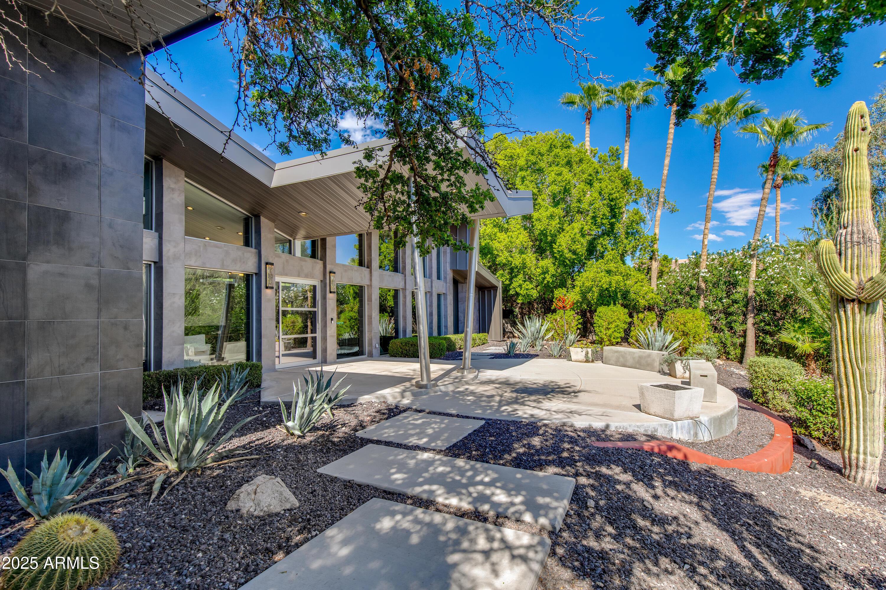 4306 E DESERT CREST Drive