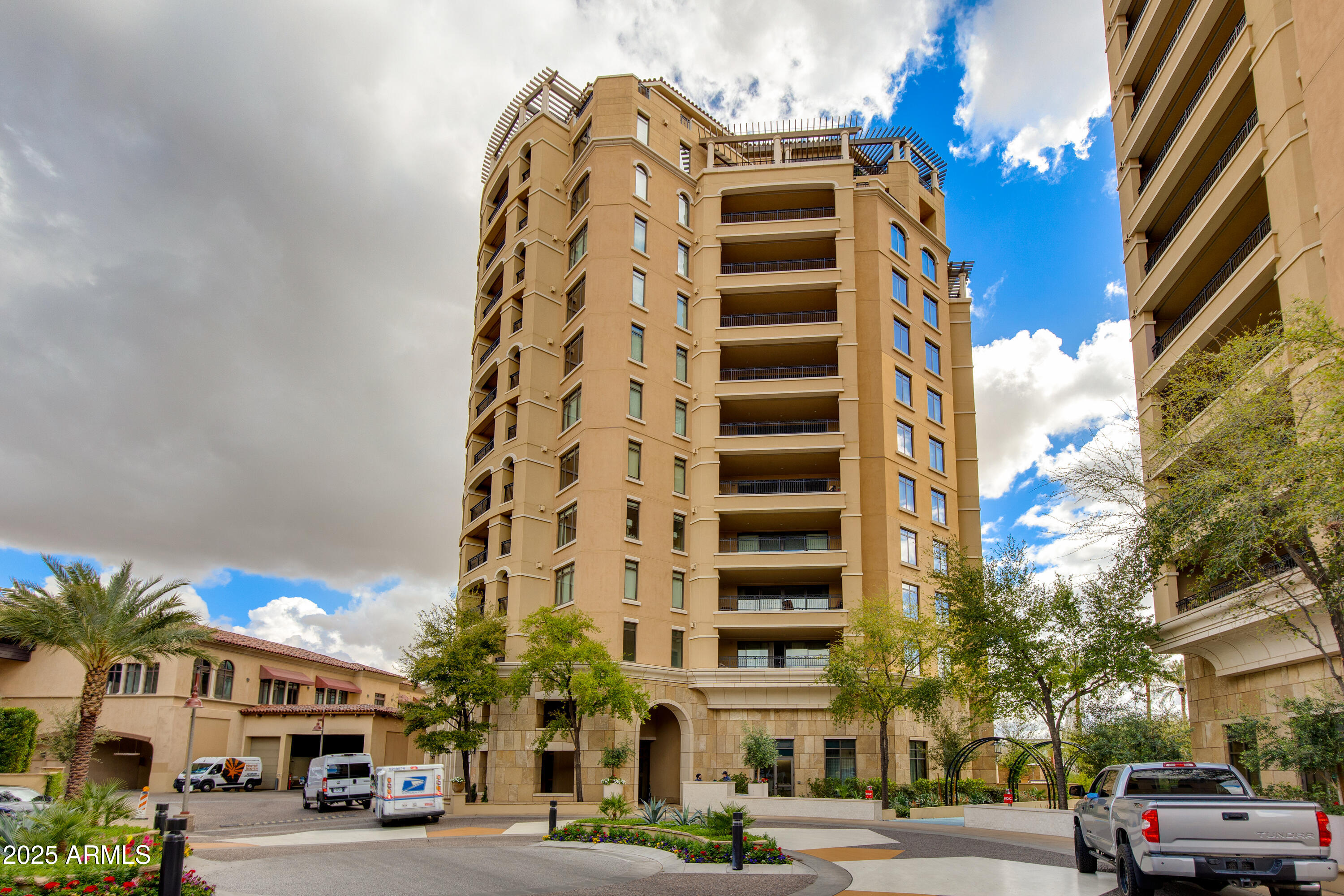 7181 E CAMELBACK Road 208