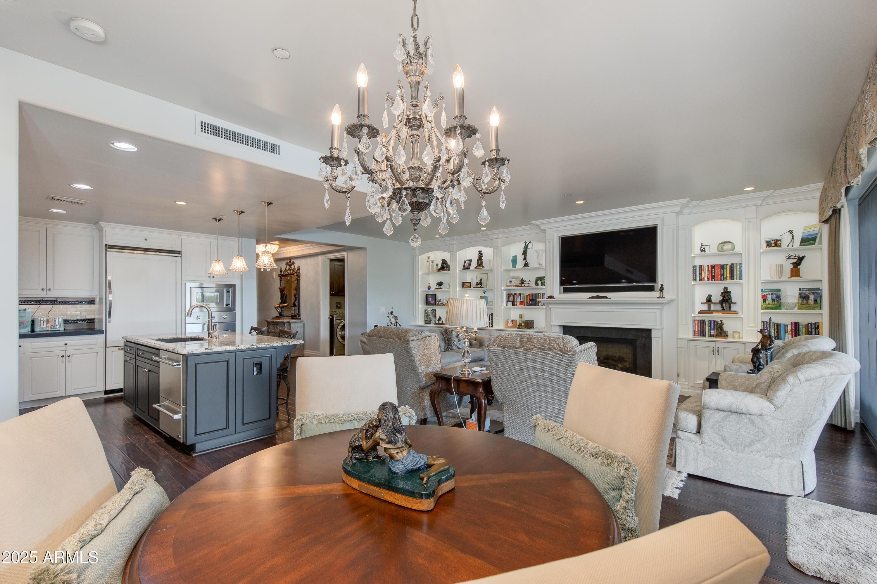 7181 E CAMELBACK Road 208