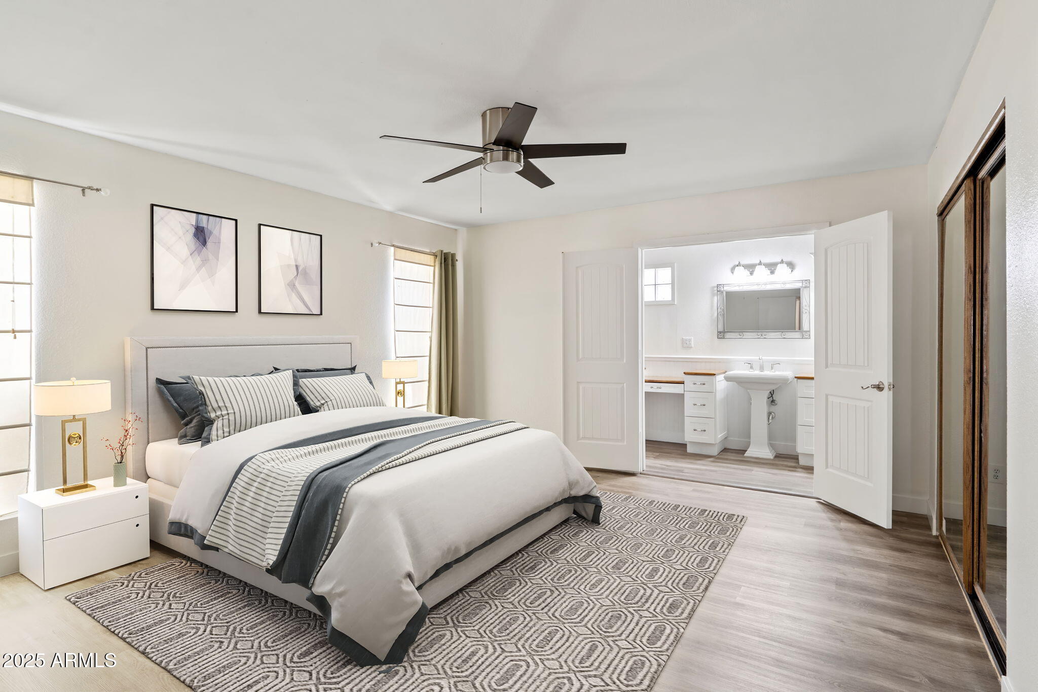 5319 E GELDING Drive