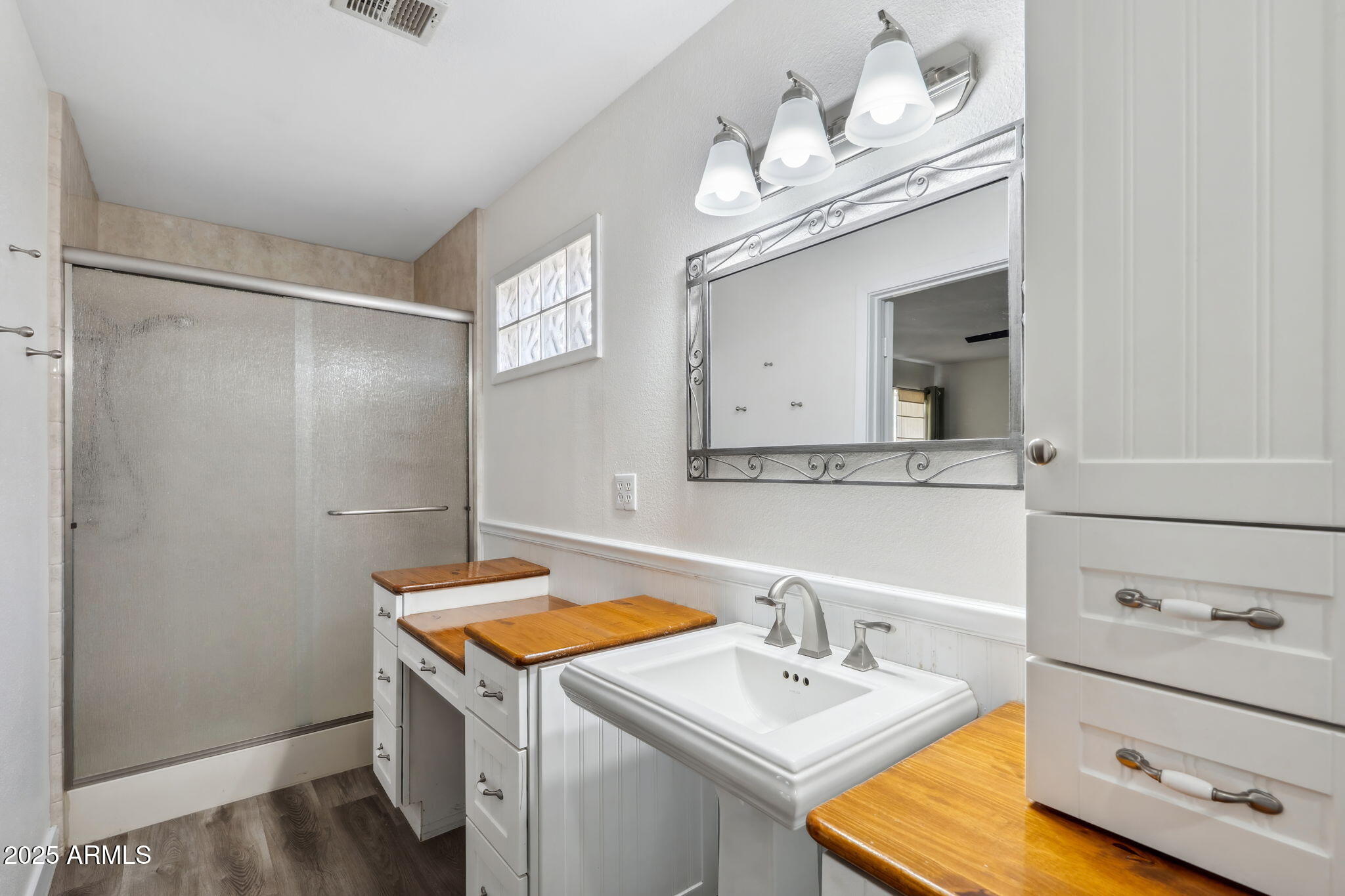 5319 E GELDING Drive