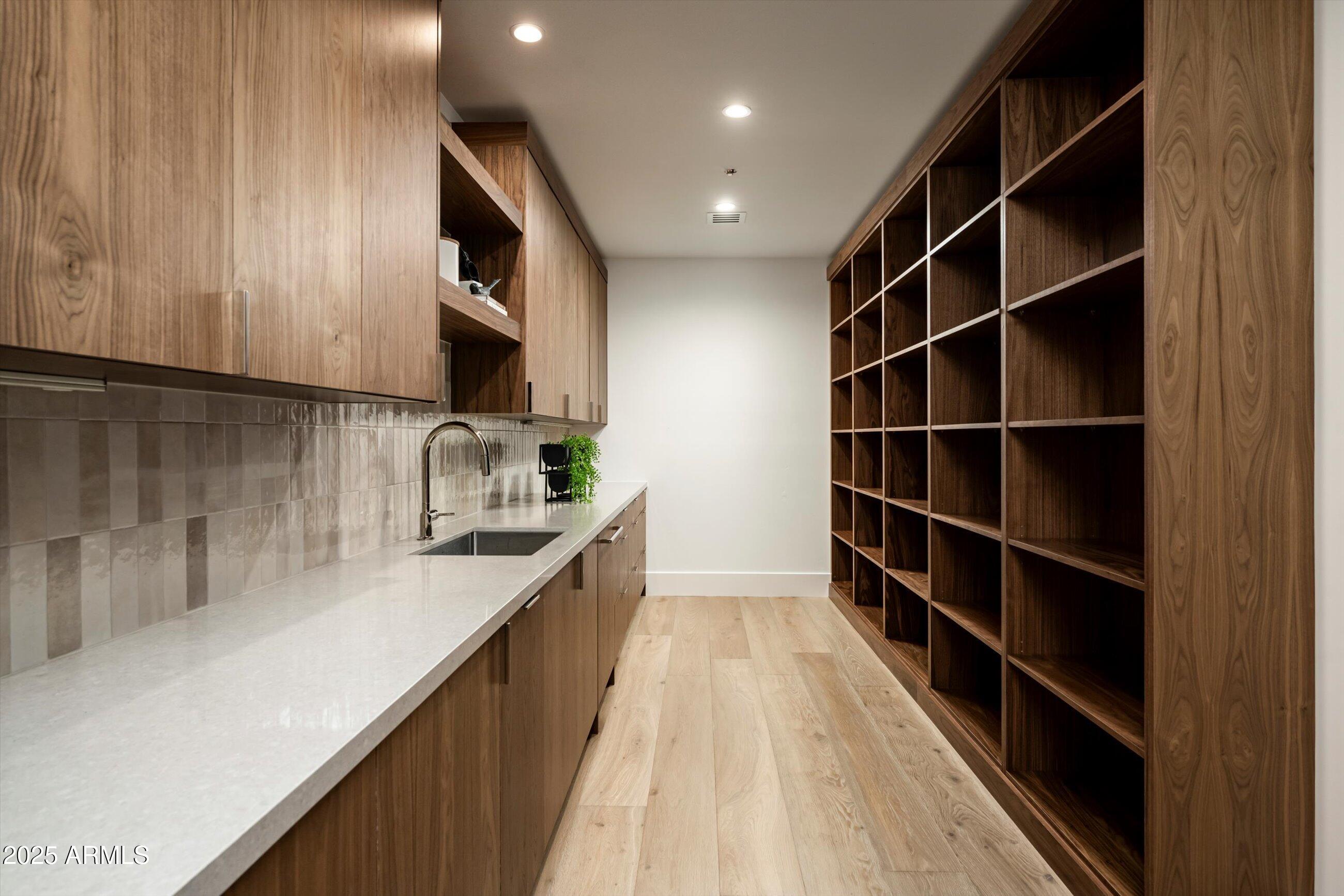 6748 E BERNEIL Lane, Paradise Valley