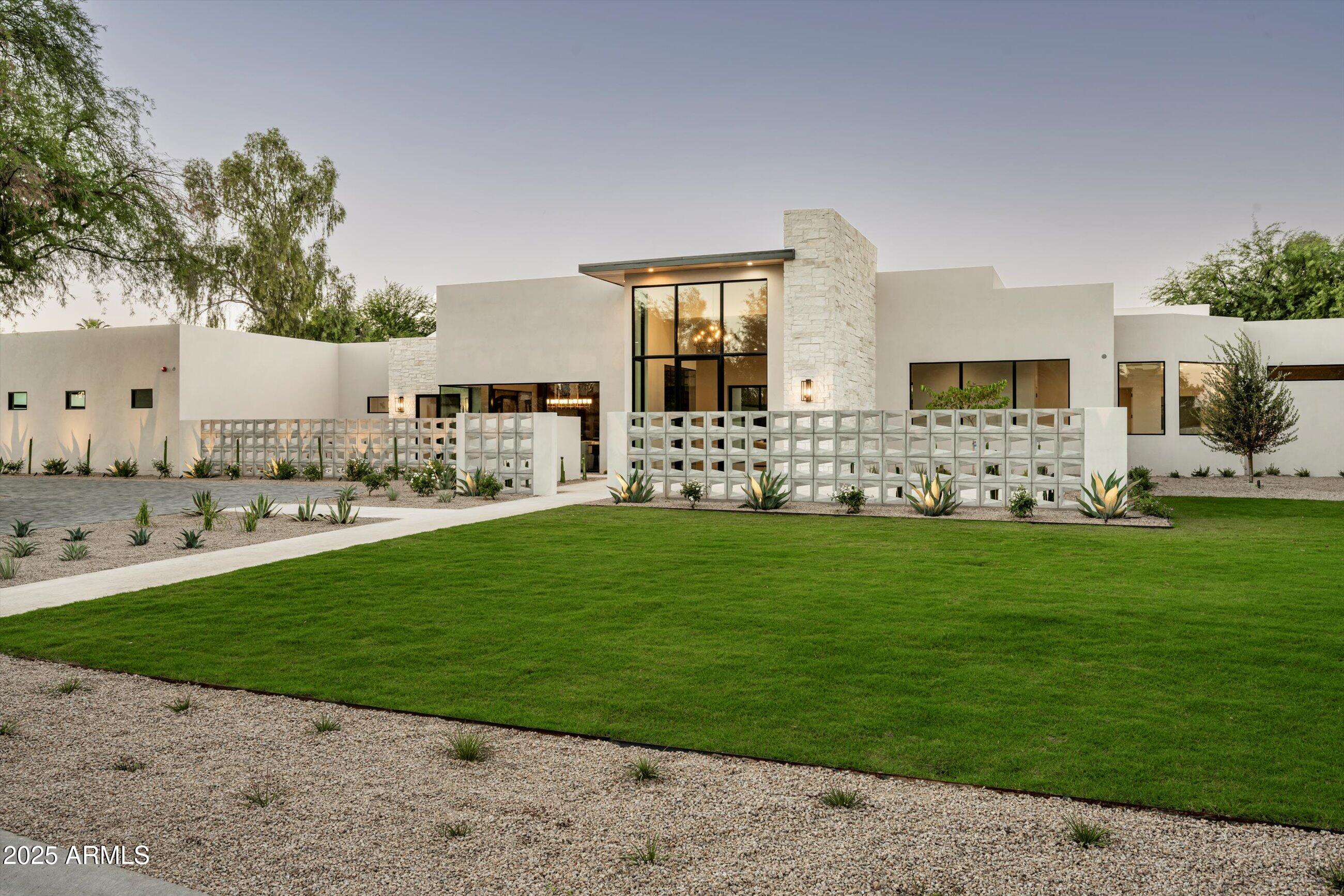 6748 E BERNEIL Lane, Paradise Valley