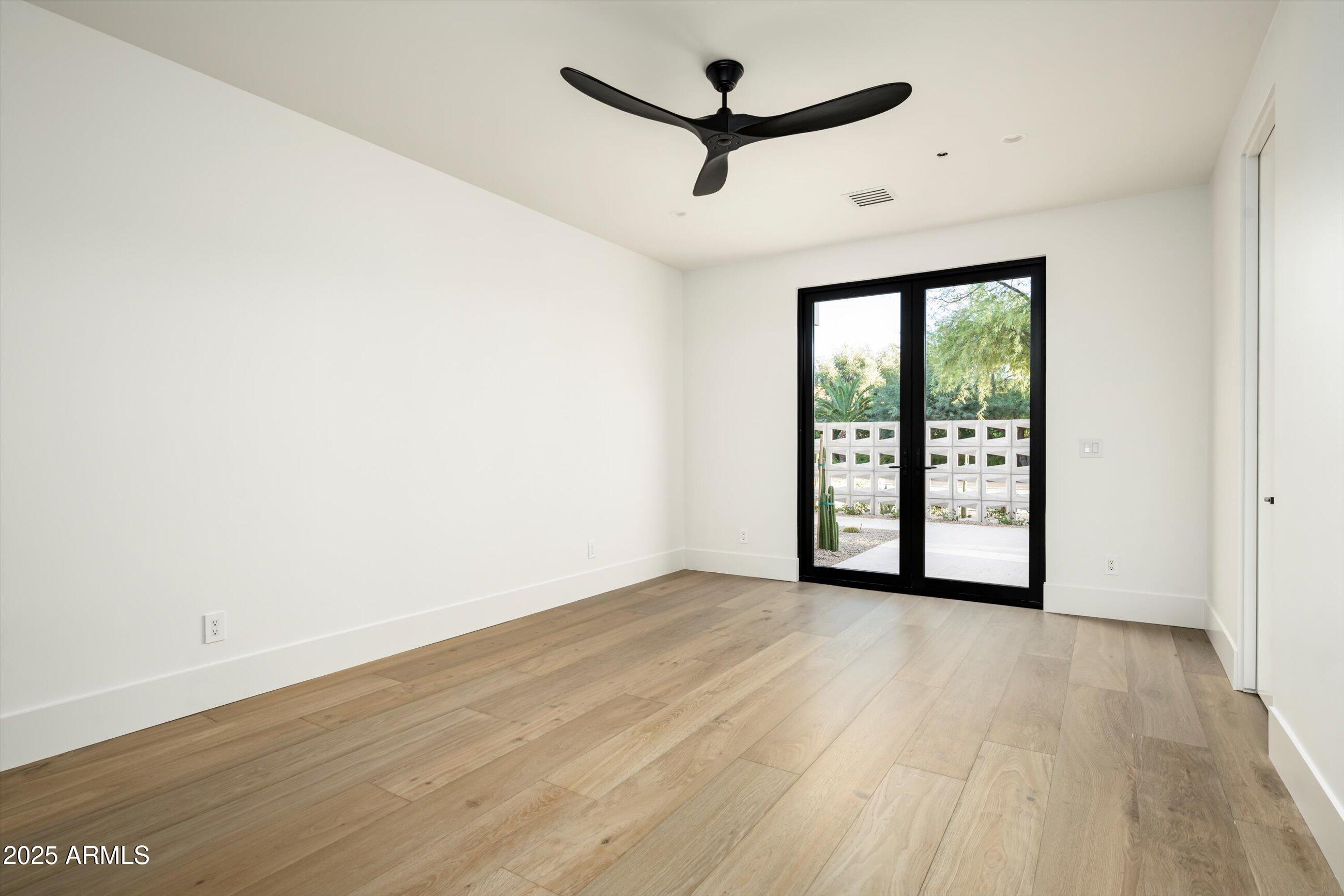 6748 E BERNEIL Lane, Paradise Valley