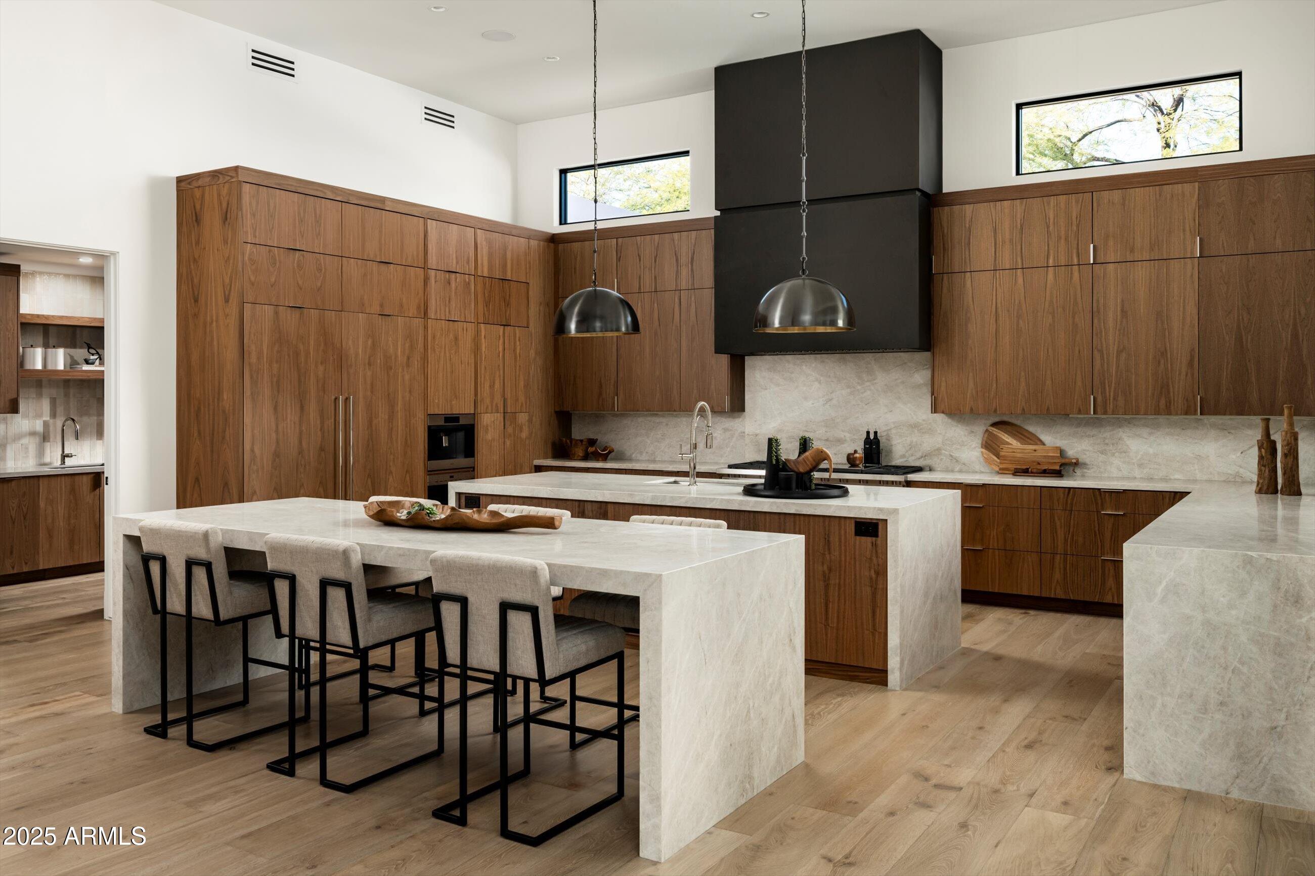 6748 E BERNEIL Lane, Paradise Valley