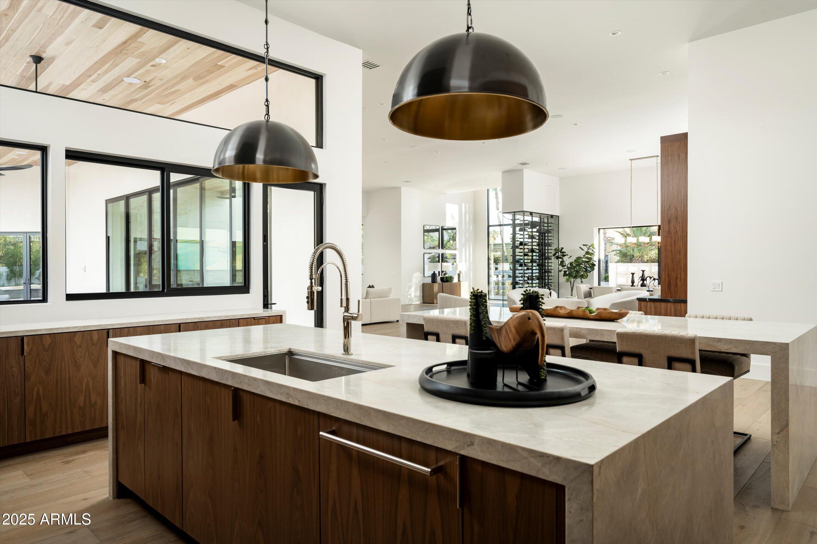 6748 E BERNEIL Lane, Paradise Valley