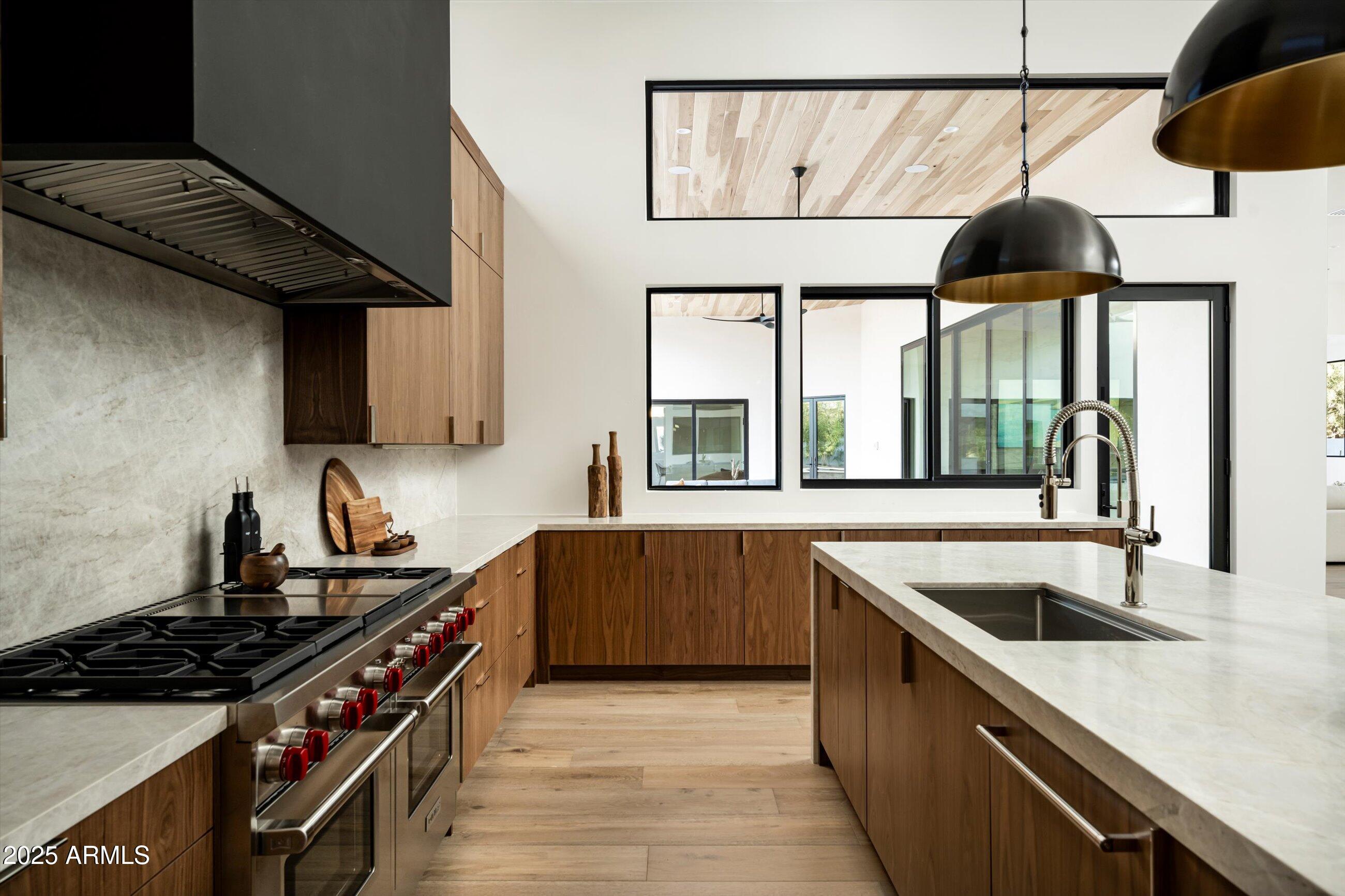 6748 E BERNEIL Lane, Paradise Valley